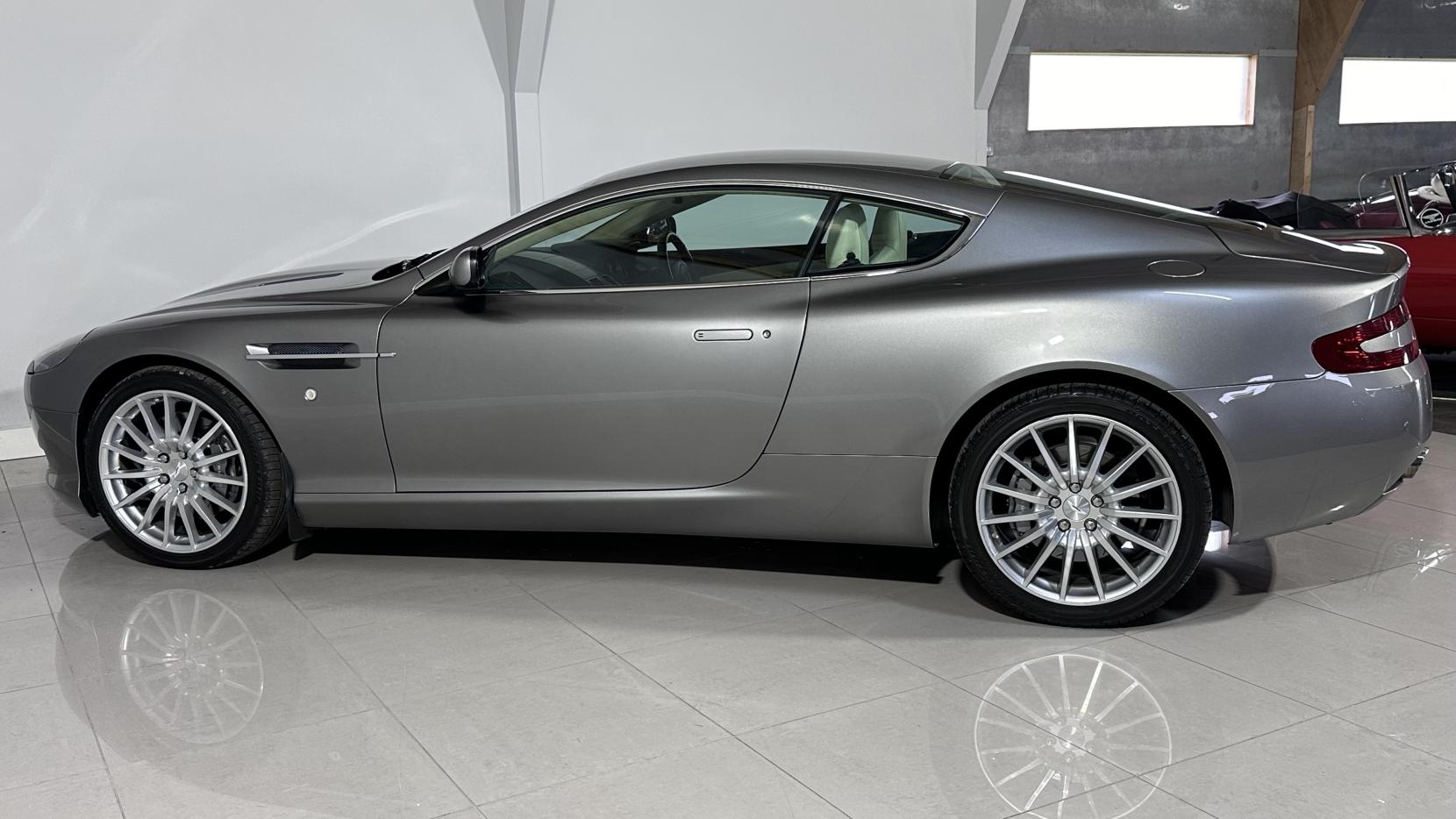 Aston Martin DB9 5.9 Coupe 2dr Petrol Seq (394 g/km, 450 bhp)