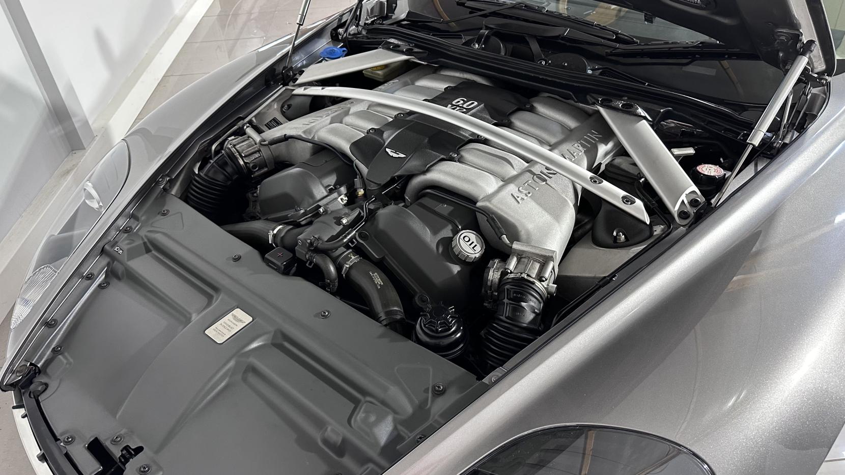 Aston Martin DB9 5.9 Coupe 2dr Petrol Seq (394 g/km, 450 bhp)