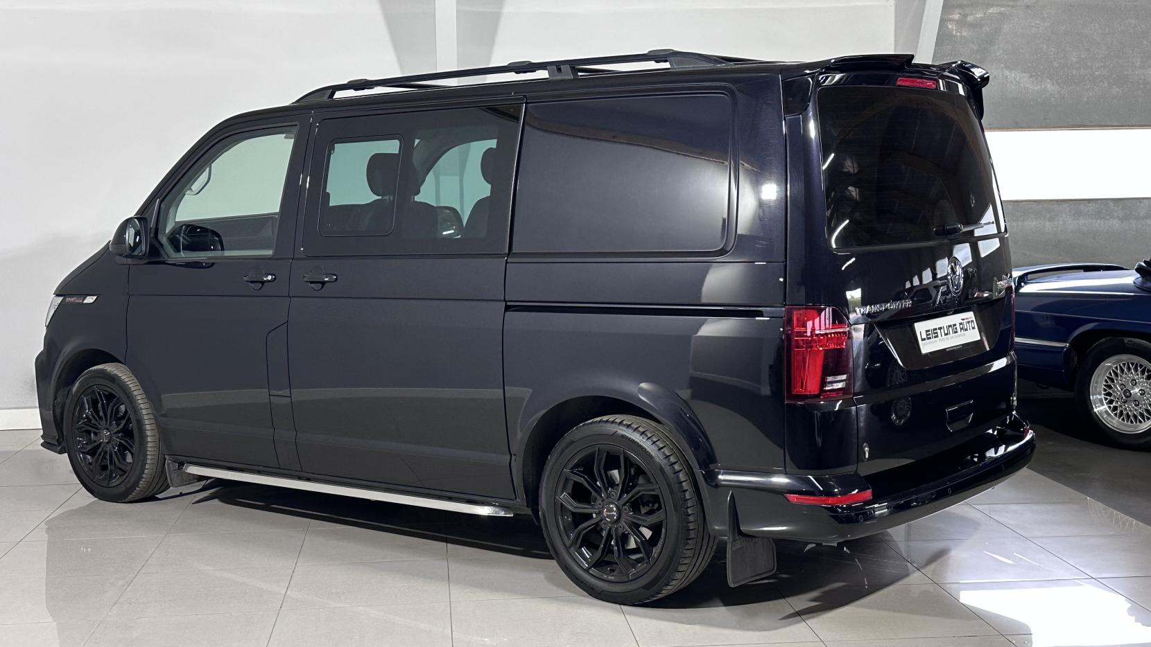 Volkswagen Transporter 2.0 BiTDI T32 Sportline Kombi Double Cab 5dr Diesel DSG FWD SWB Euro 6 (s/s) (204 ps)