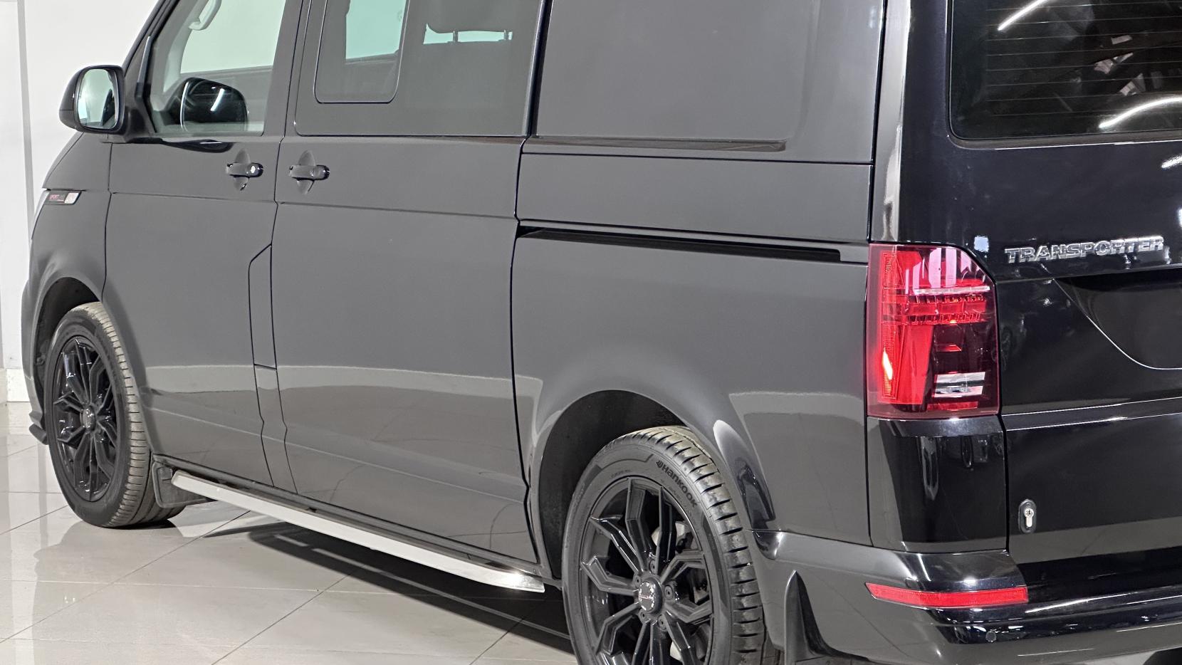Volkswagen Transporter 2.0 BiTDI T32 Sportline Kombi Double Cab 5dr Diesel DSG FWD SWB Euro 6 (s/s) (204 ps)