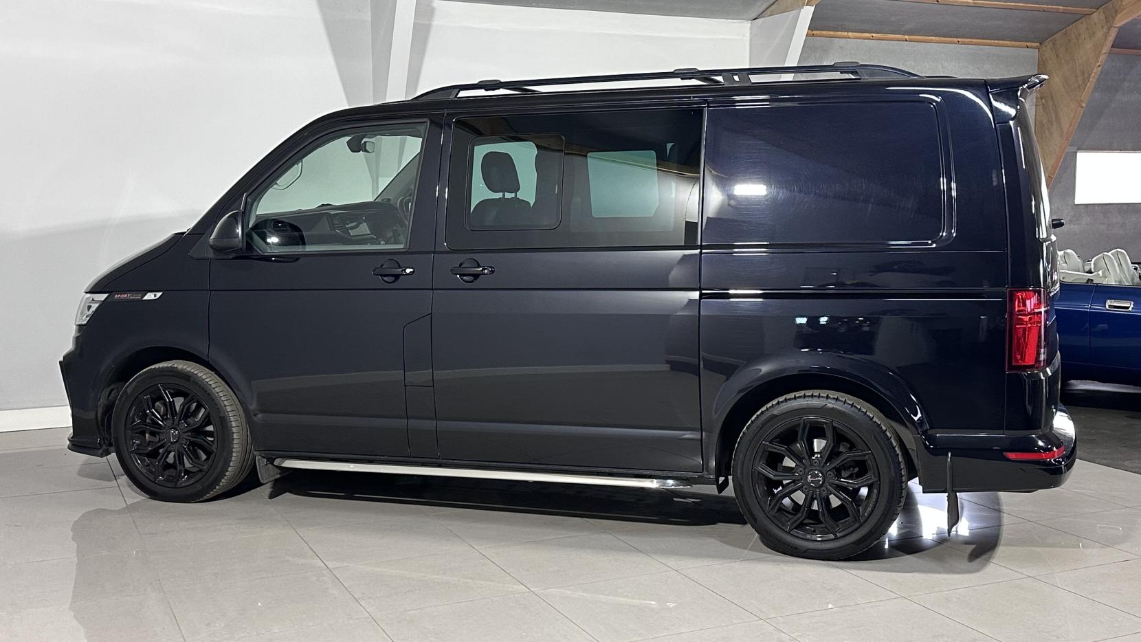 Volkswagen Transporter 2.0 BiTDI T32 Sportline Kombi Double Cab 5dr Diesel DSG FWD SWB Euro 6 (s/s) (204 ps)