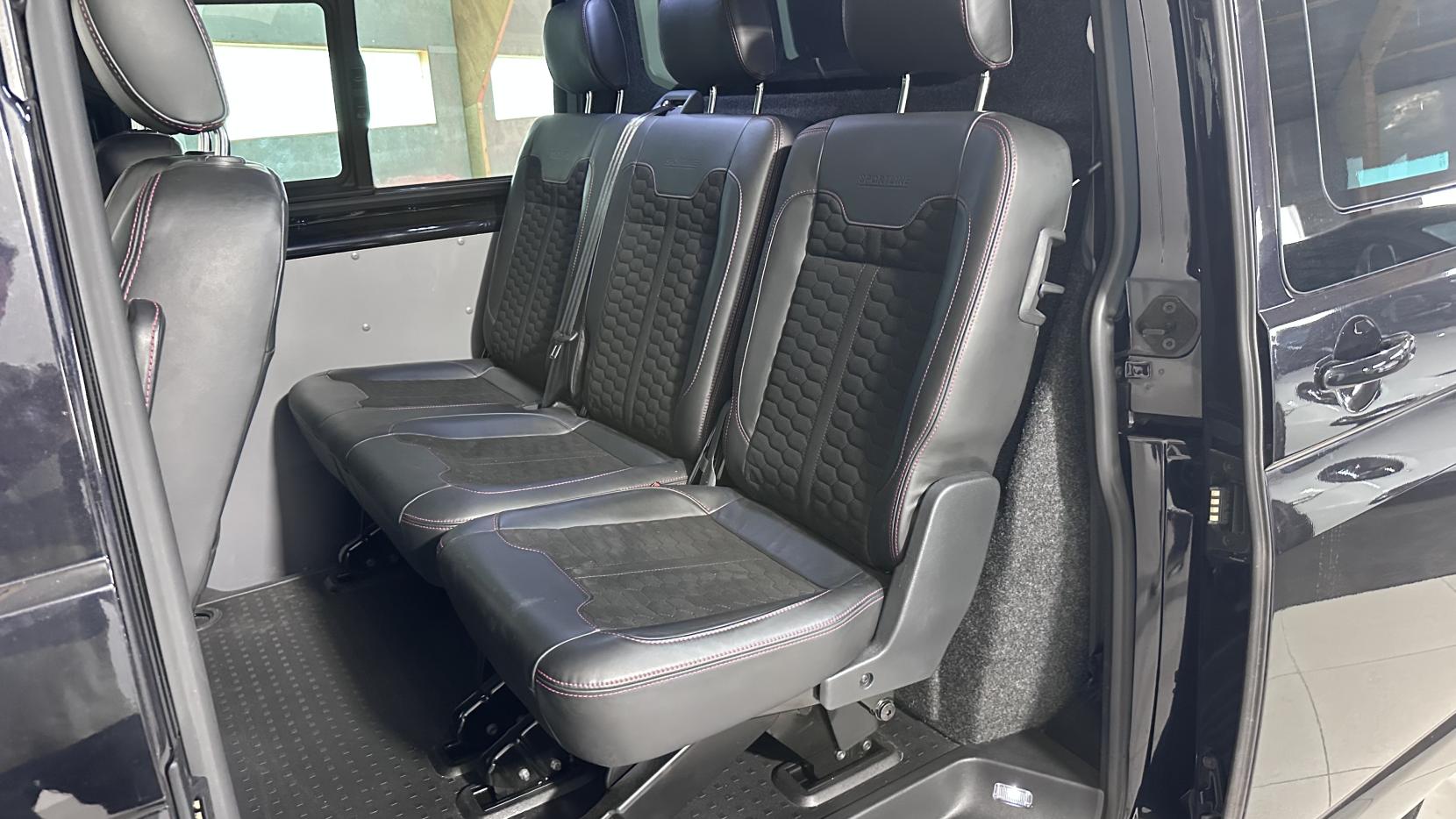 Volkswagen Transporter 2.0 BiTDI T32 Sportline Kombi Double Cab 5dr Diesel DSG FWD SWB Euro 6 (s/s) (204 ps)