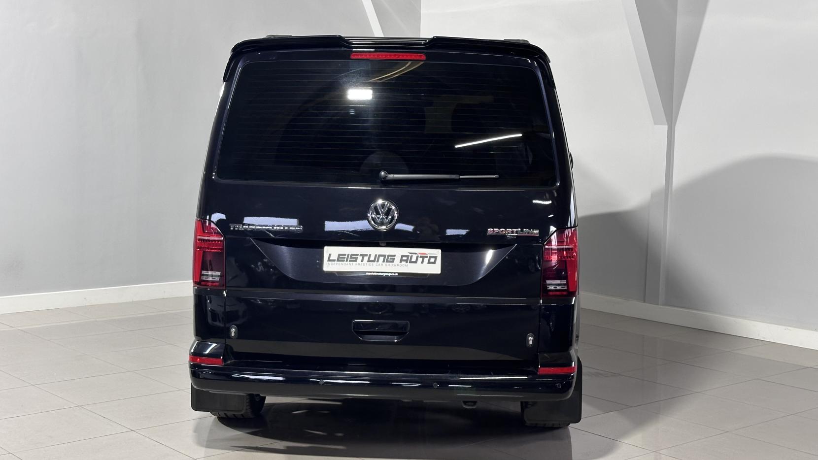 Volkswagen Transporter 2.0 BiTDI T32 Sportline Kombi Double Cab 5dr Diesel DSG FWD SWB Euro 6 (s/s) (204 ps)
