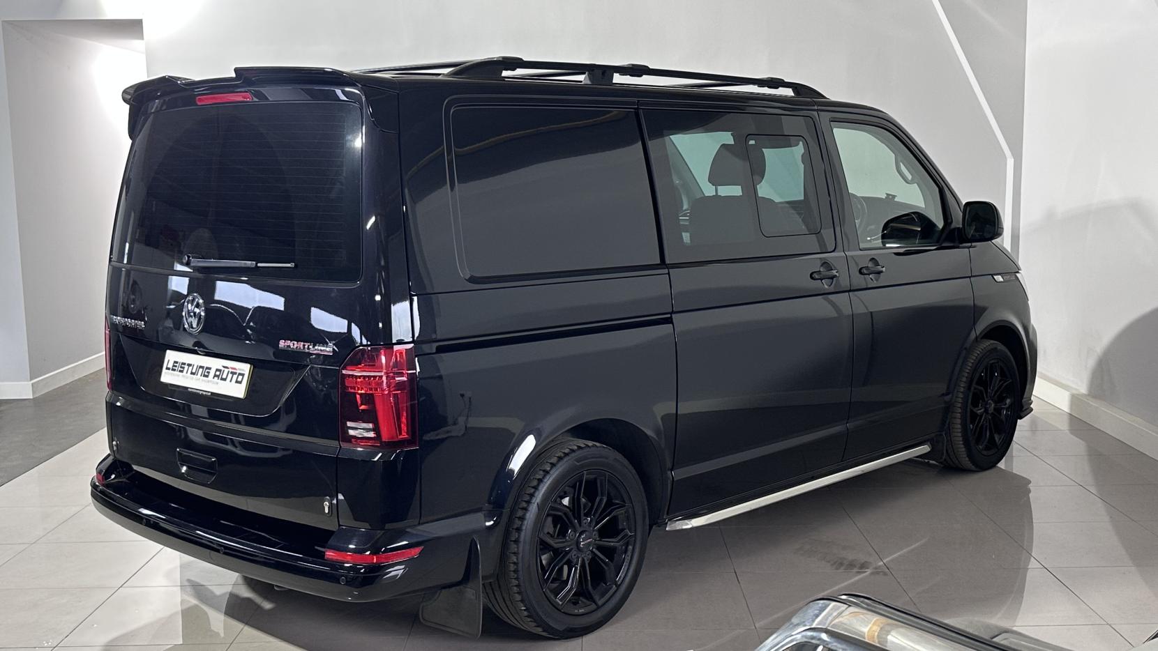 Volkswagen Transporter 2.0 BiTDI T32 Sportline Kombi Double Cab 5dr Diesel DSG FWD SWB Euro 6 (s/s) (204 ps)