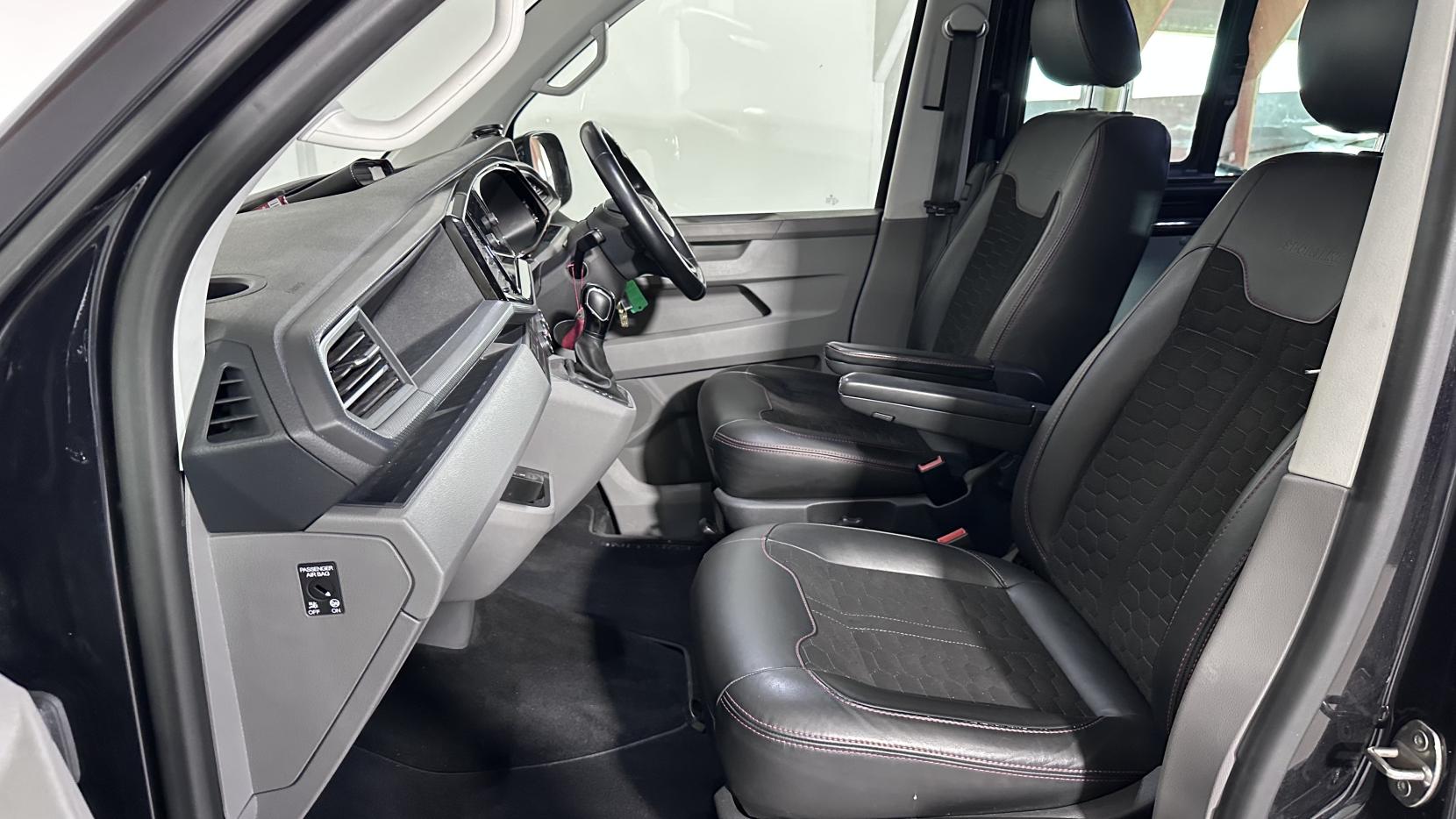 Volkswagen Transporter 2.0 BiTDI T32 Sportline Kombi Double Cab 5dr Diesel DSG FWD SWB Euro 6 (s/s) (204 ps)
