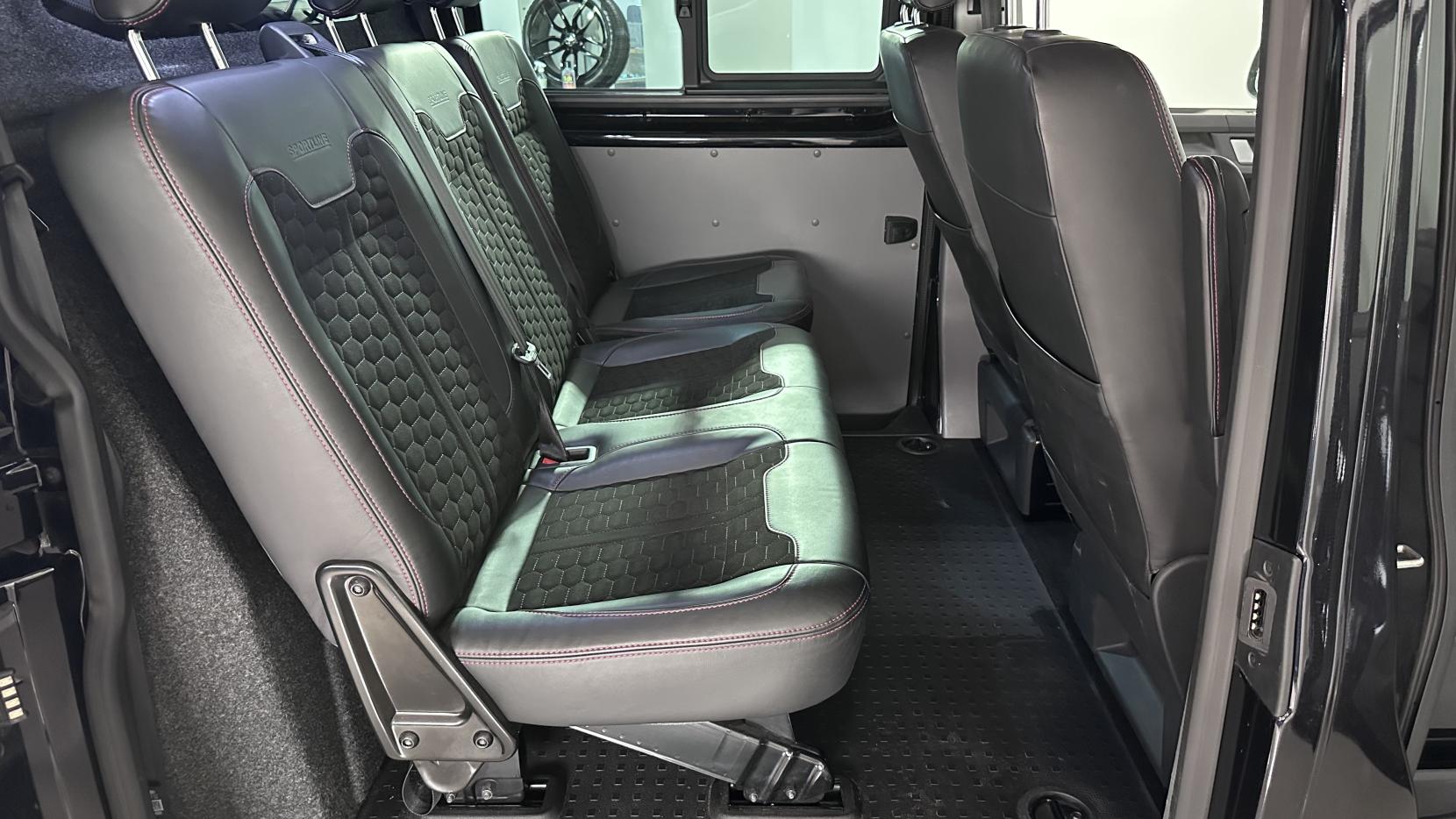 Volkswagen Transporter 2.0 BiTDI T32 Sportline Kombi Double Cab 5dr Diesel DSG FWD SWB Euro 6 (s/s) (204 ps)