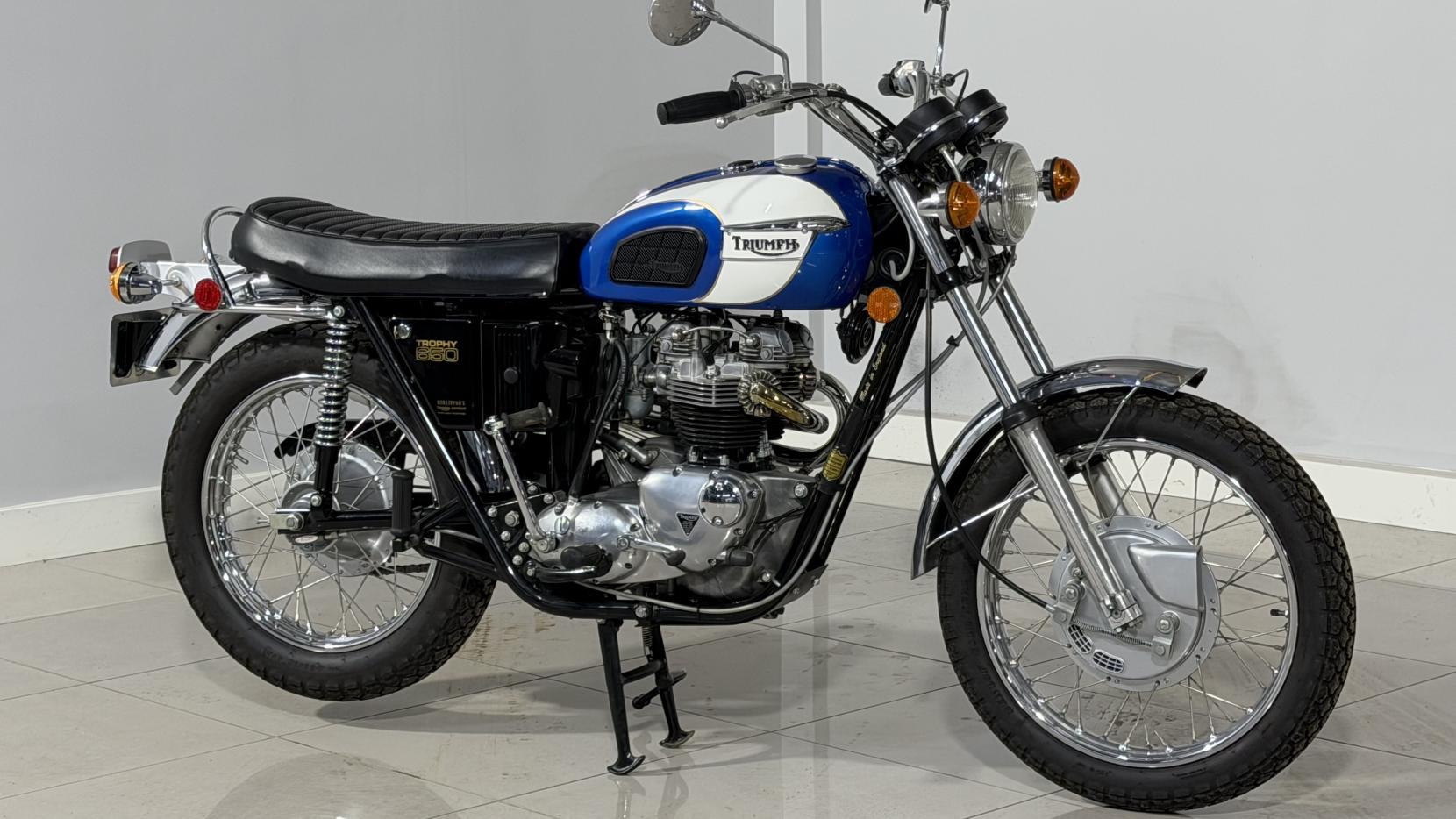 Triumph Trophy TR6C 650cc Trophy