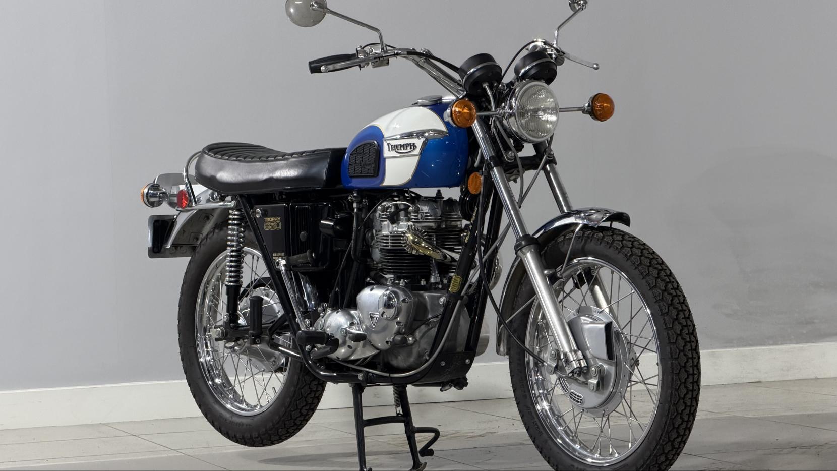 Triumph Trophy TR6C 650cc Trophy