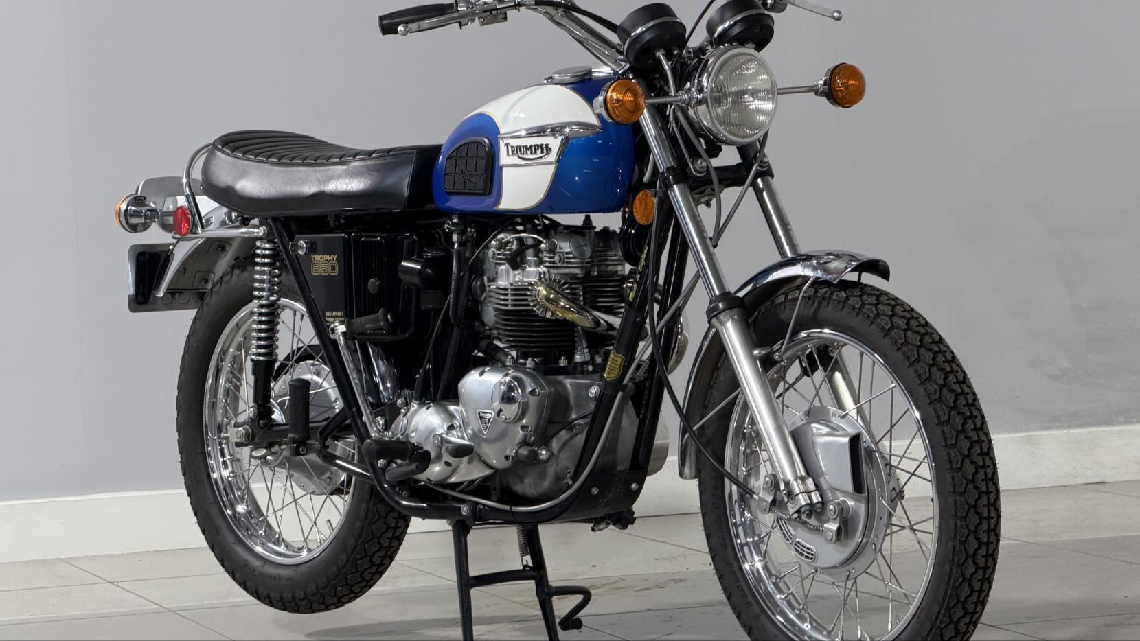 Triumph Trophy TR6C 650cc Trophy