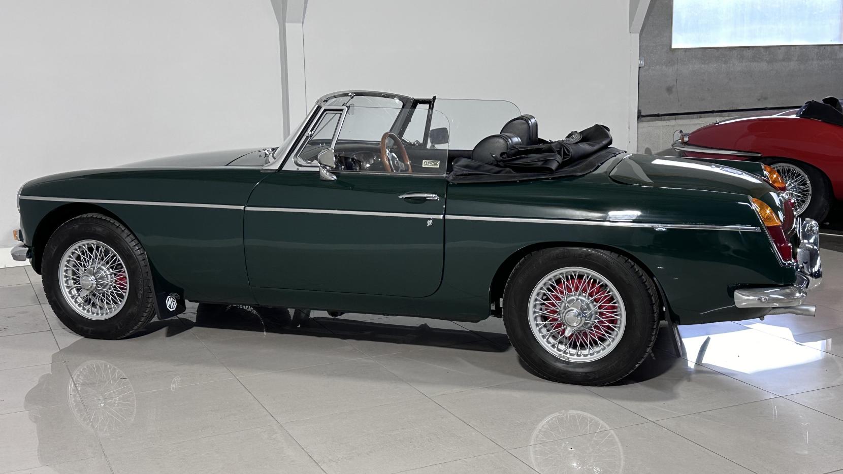 MG MGB 1.8 Roadster Convertible 2dr Petrol Manual (97 bhp)