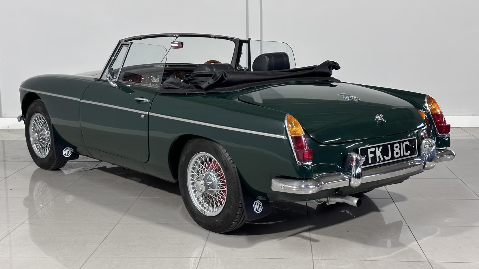 MG MGB 1.8 Roadster Convertible 2dr Petrol Manual (97 bhp)