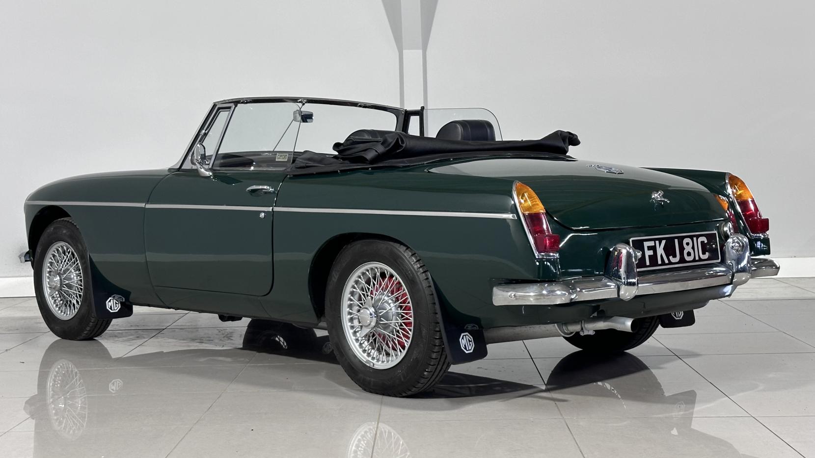 MG MGB 1.8 Roadster Convertible 2dr Petrol Manual (97 bhp)