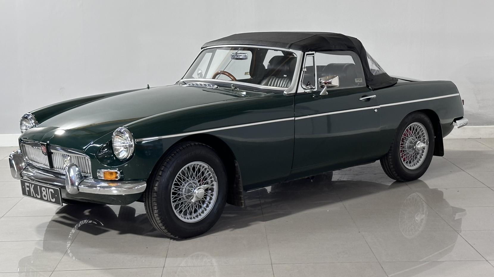 MG MGB 1.8 Roadster Convertible 2dr Petrol Manual (97 bhp)