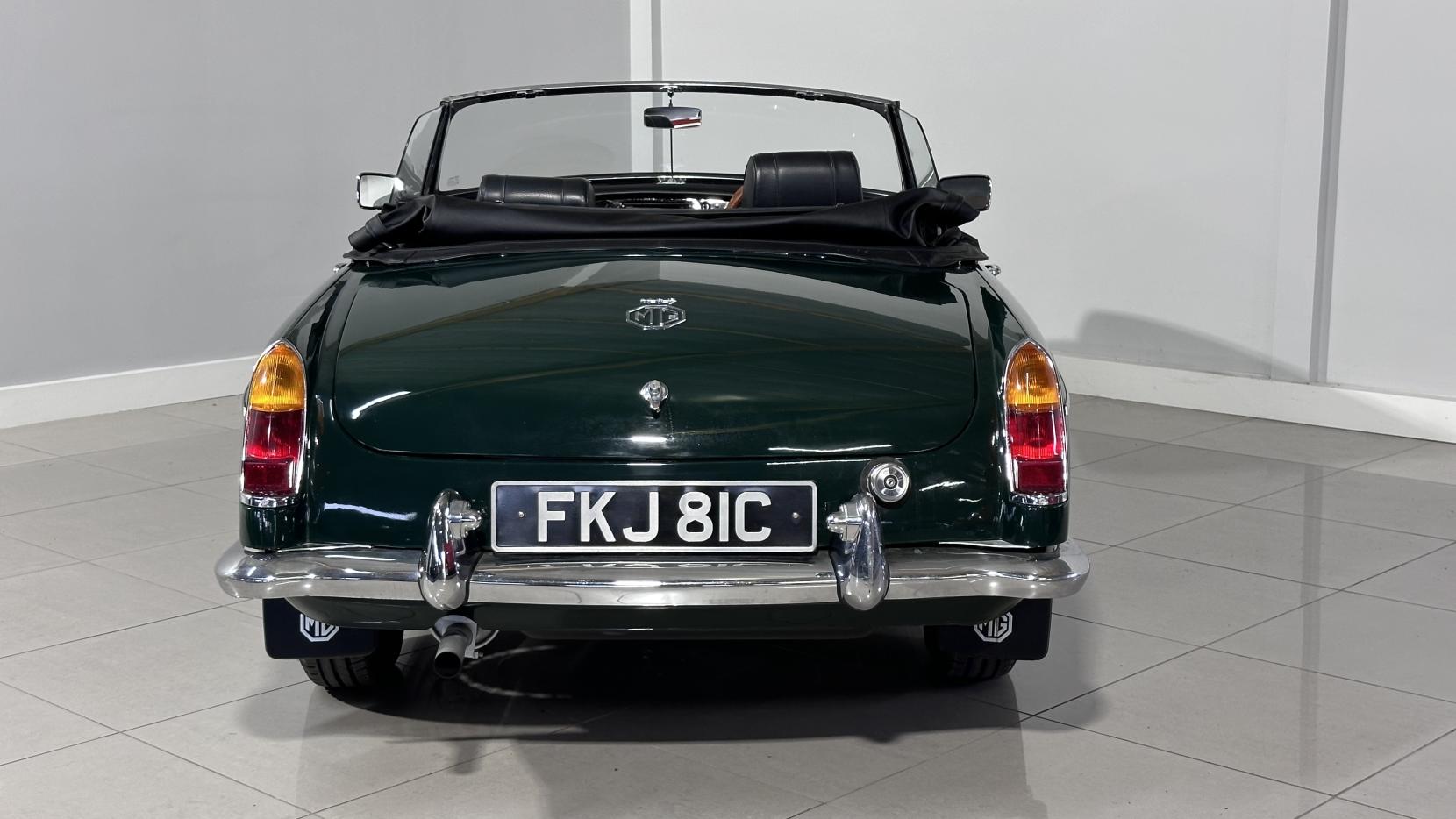 MG MGB 1.8 Roadster Convertible 2dr Petrol Manual (97 bhp)