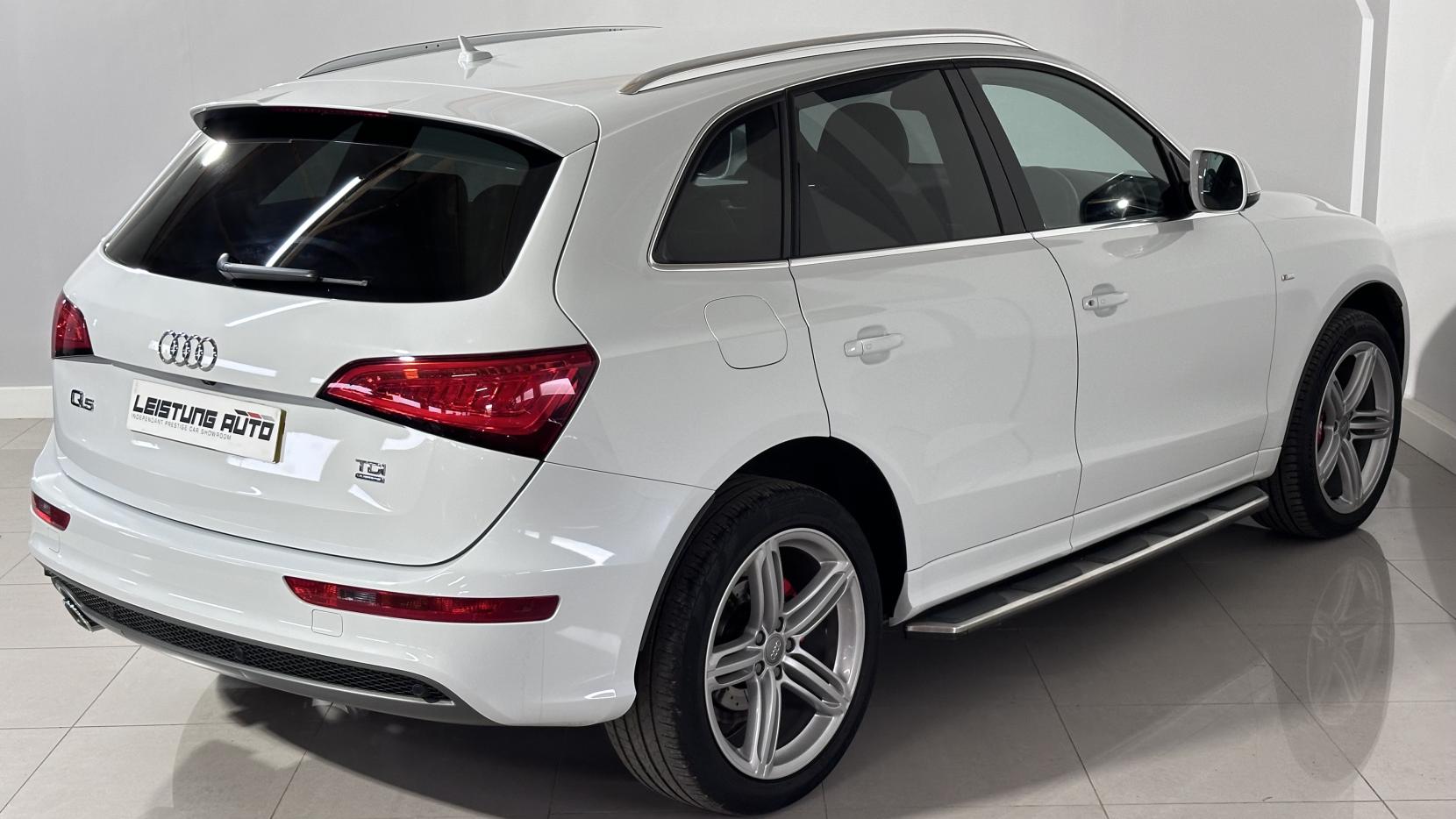 Audi Q5 2.0 TDI S line Plus SUV 5dr Diesel S Tronic quattro Euro 5 (s/s) (177 ps)