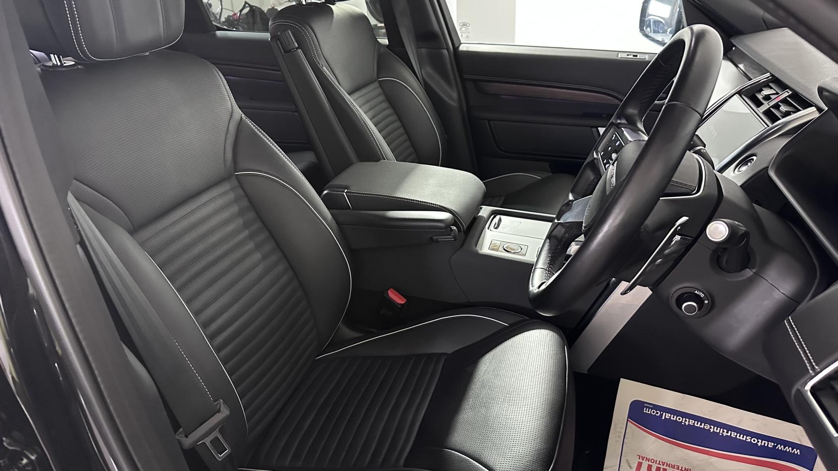 Land Rover Discovery 3.0 D300 MHEV R-Dynamic HSE SUV 5dr Diesel Auto 4WD Euro 6 (s/s) (300 ps)