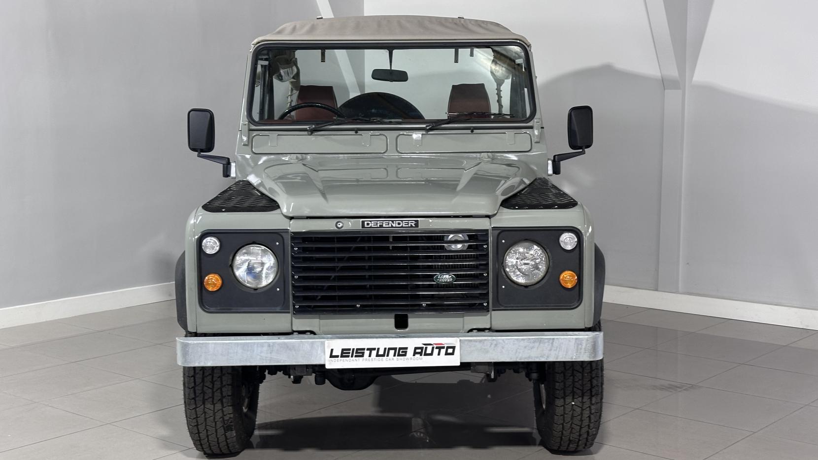 Land Rover 127 2.5D Crewcab Chassis Diesel Manual (68 bhp)