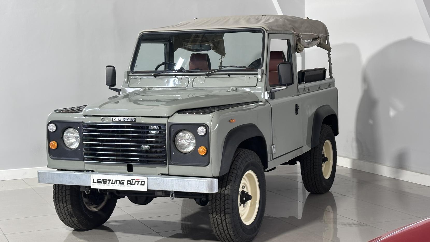 Land Rover 127 2.5D Crewcab Chassis Diesel Manual (68 bhp)