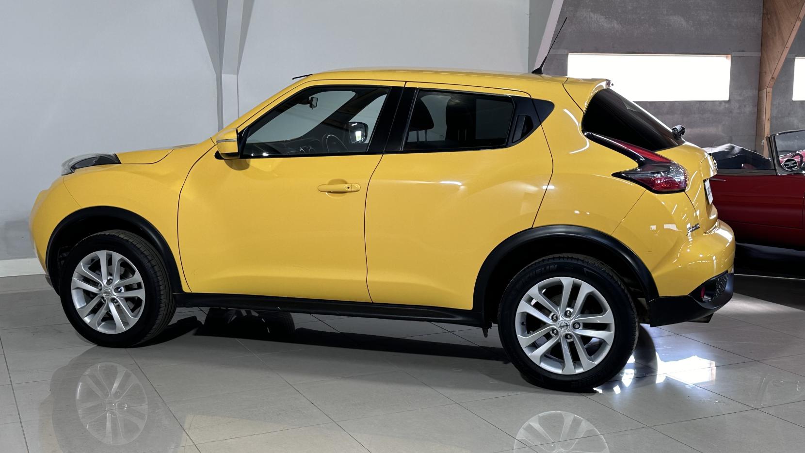 Nissan Juke 1.6 N-Connecta SUV 5dr Petrol XTRON Euro 6 (117 ps)