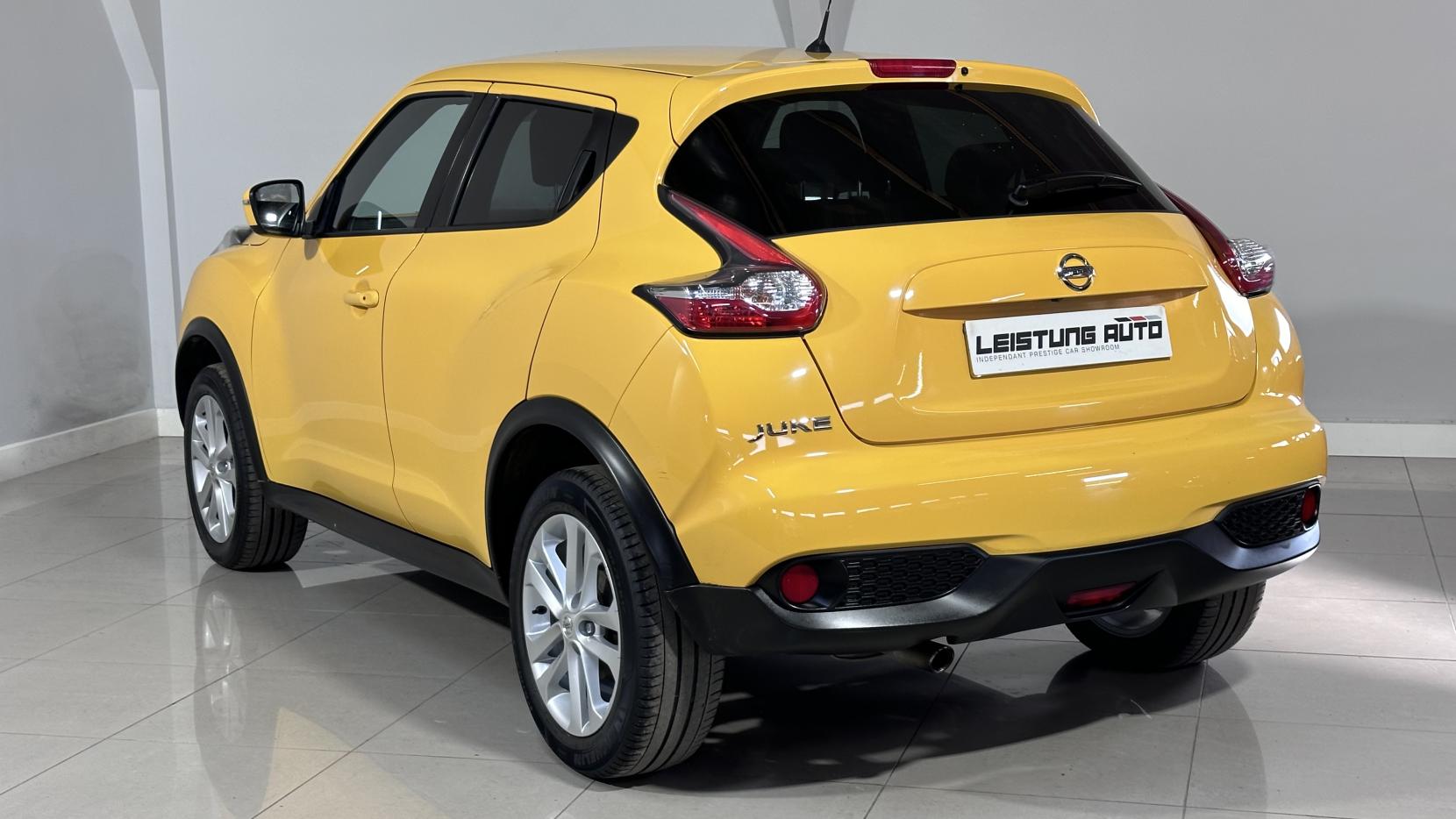 Nissan Juke 1.6 N-Connecta SUV 5dr Petrol XTRON Euro 6 (117 ps)