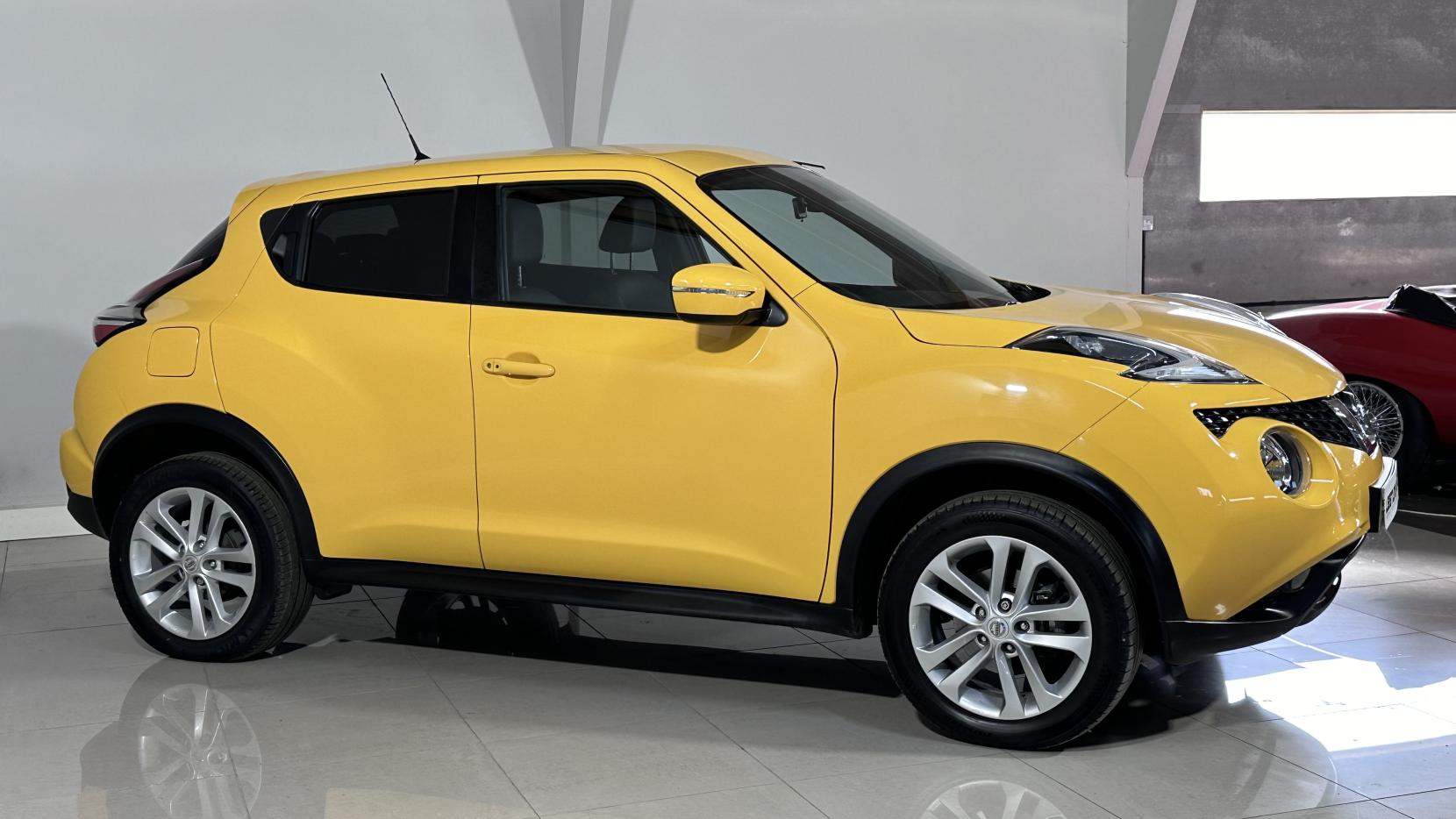 Nissan Juke 1.6 N-Connecta SUV 5dr Petrol XTRON Euro 6 (117 ps)