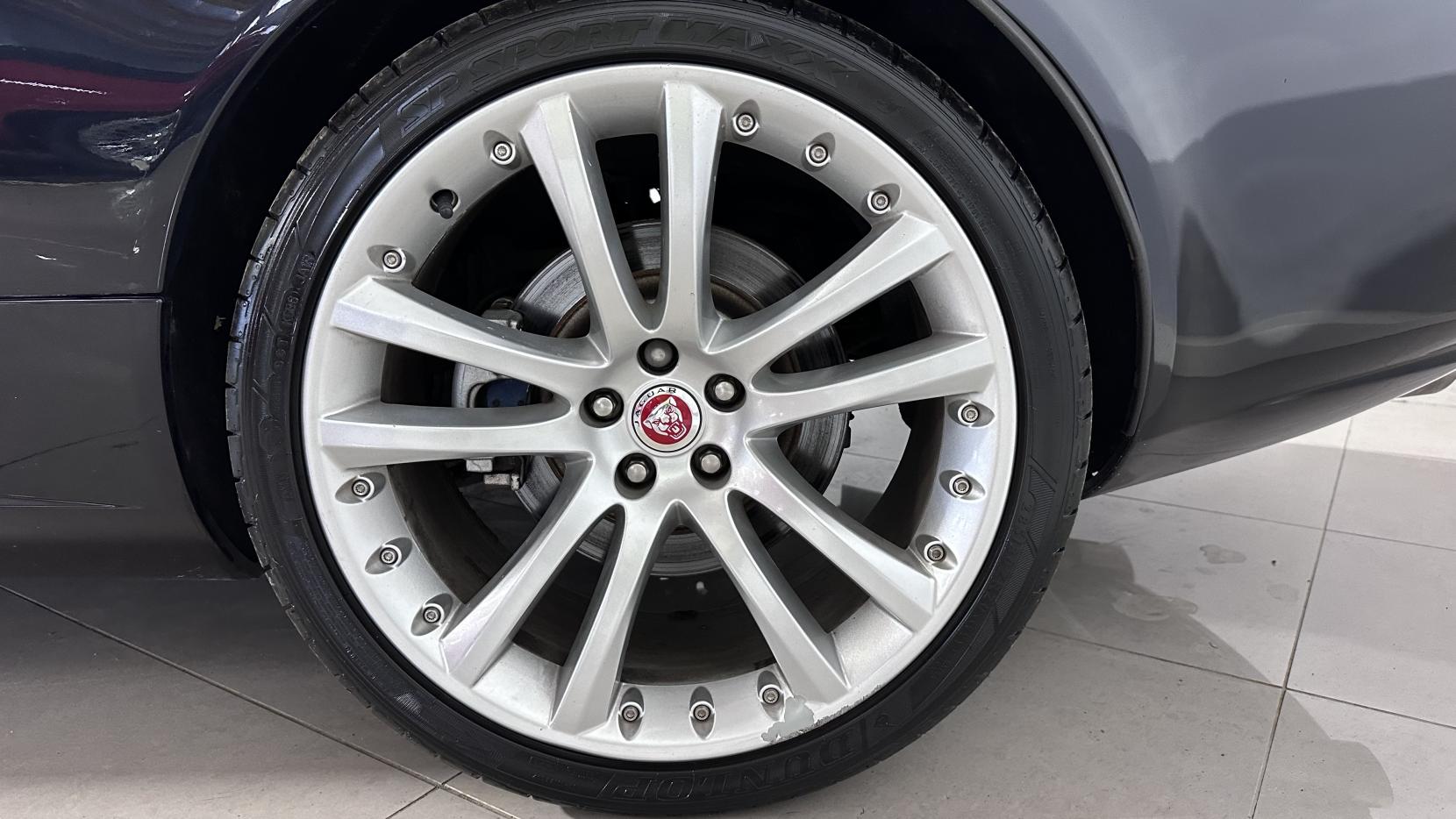 Jaguar XK 4.2 V8 Coupe 2dr Petrol Auto Euro 4 (300 ps)