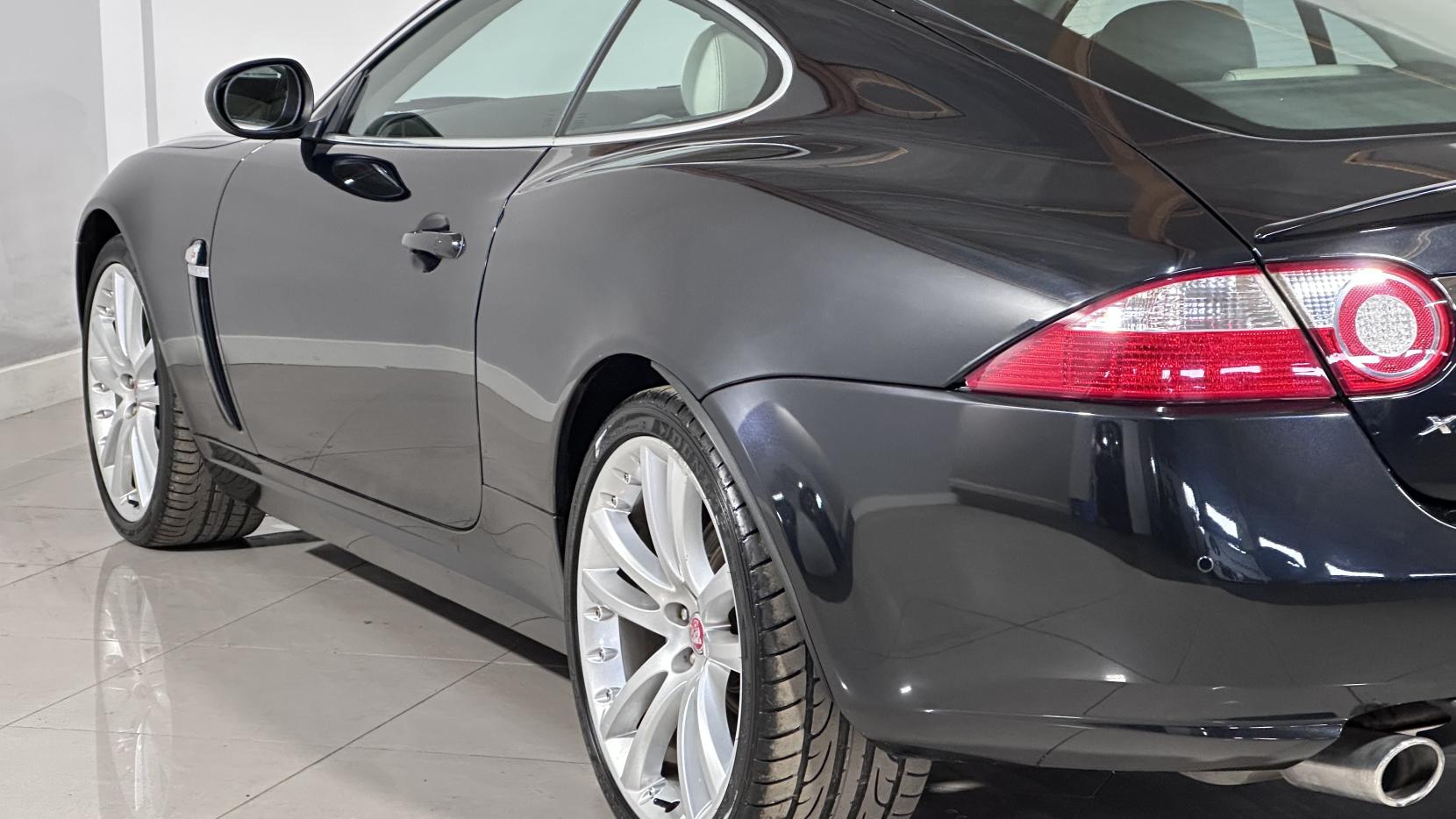 Jaguar XK 4.2 V8 Coupe 2dr Petrol Auto Euro 4 (300 ps)