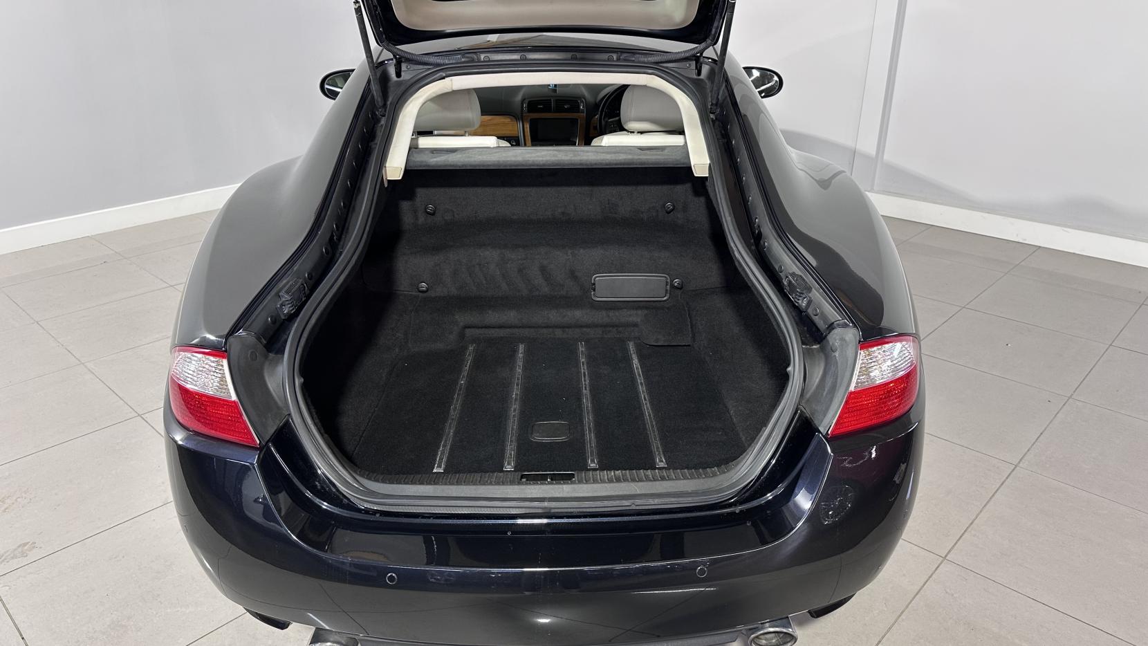 Jaguar XK 4.2 V8 Coupe 2dr Petrol Auto Euro 4 (300 ps)
