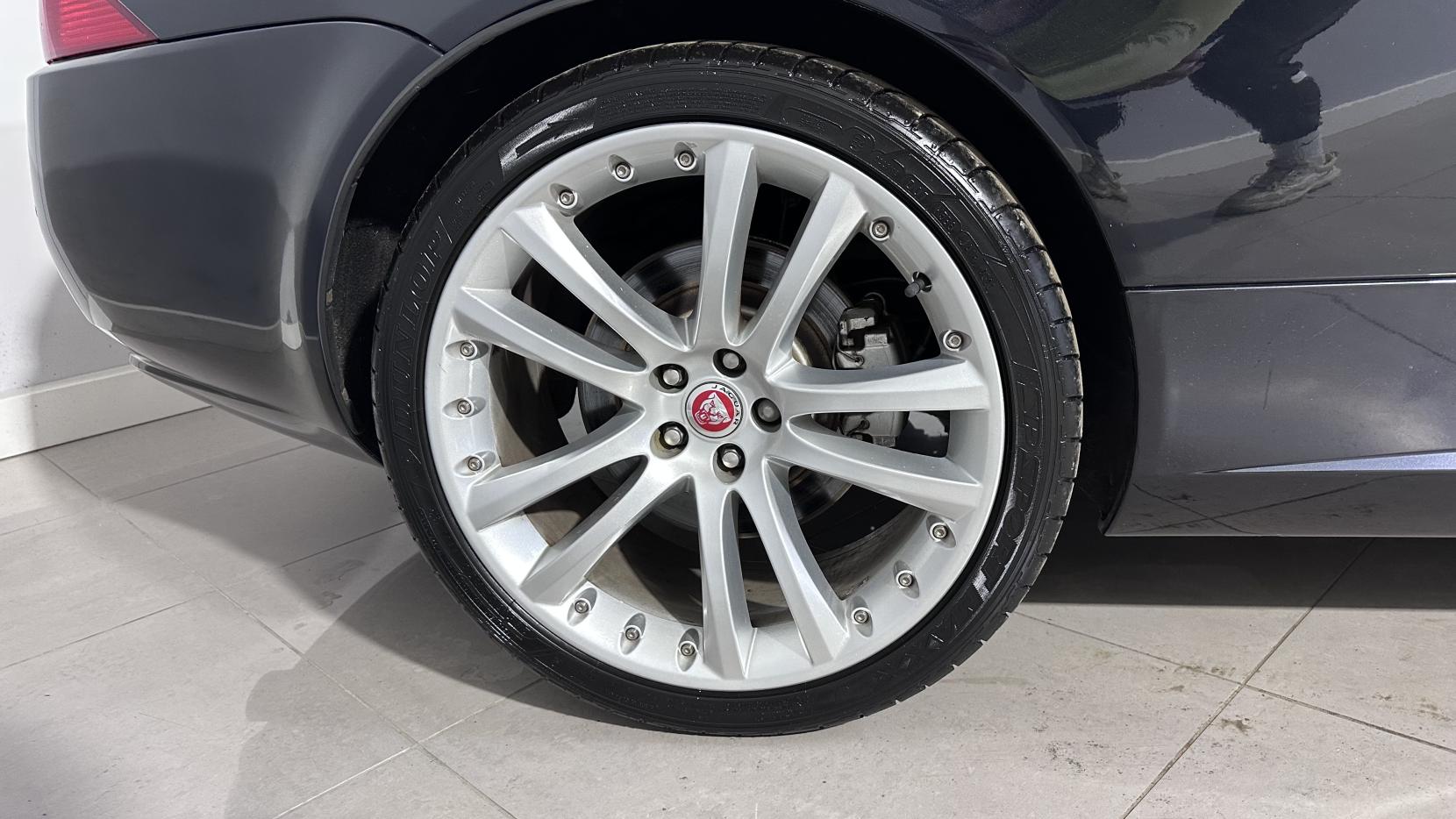 Jaguar XK 4.2 V8 Coupe 2dr Petrol Auto Euro 4 (300 ps)