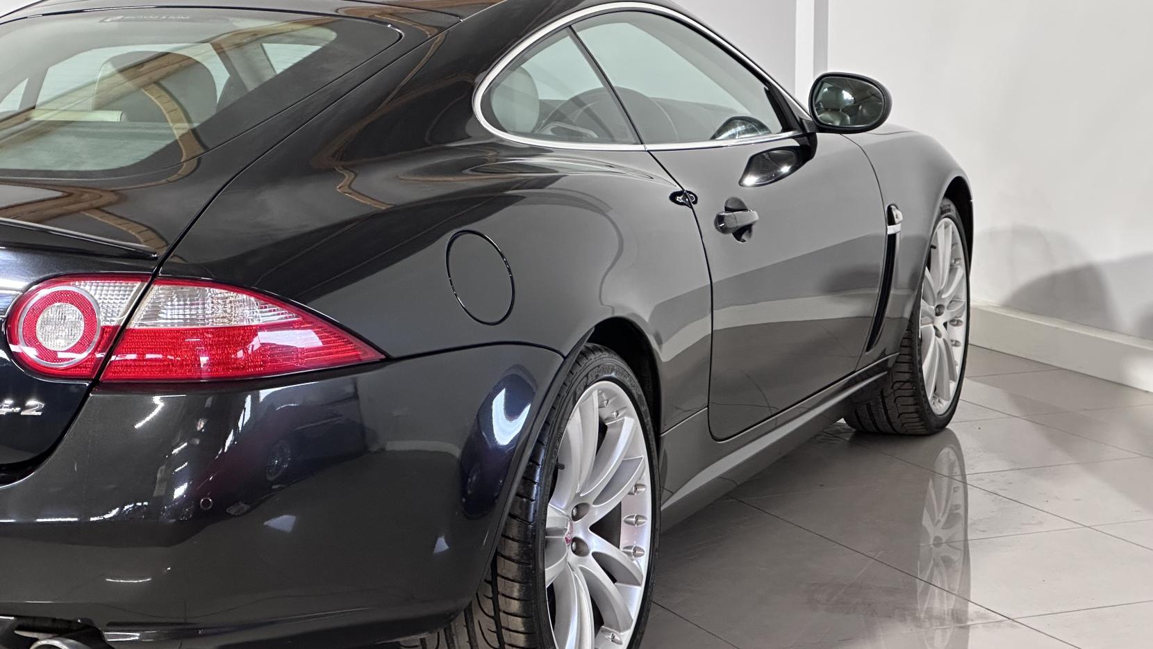 Jaguar XK 4.2 V8 Coupe 2dr Petrol Auto Euro 4 (300 ps)