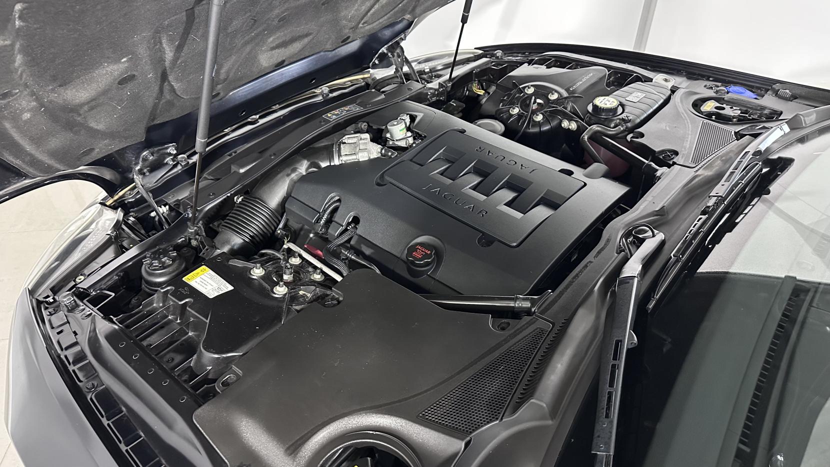 Jaguar XK 4.2 V8 Coupe 2dr Petrol Auto Euro 4 (300 ps)