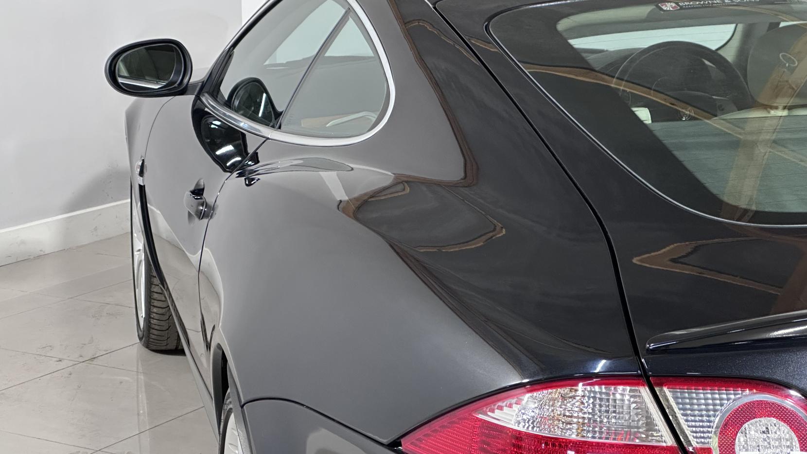Jaguar XK 4.2 V8 Coupe 2dr Petrol Auto Euro 4 (300 ps)