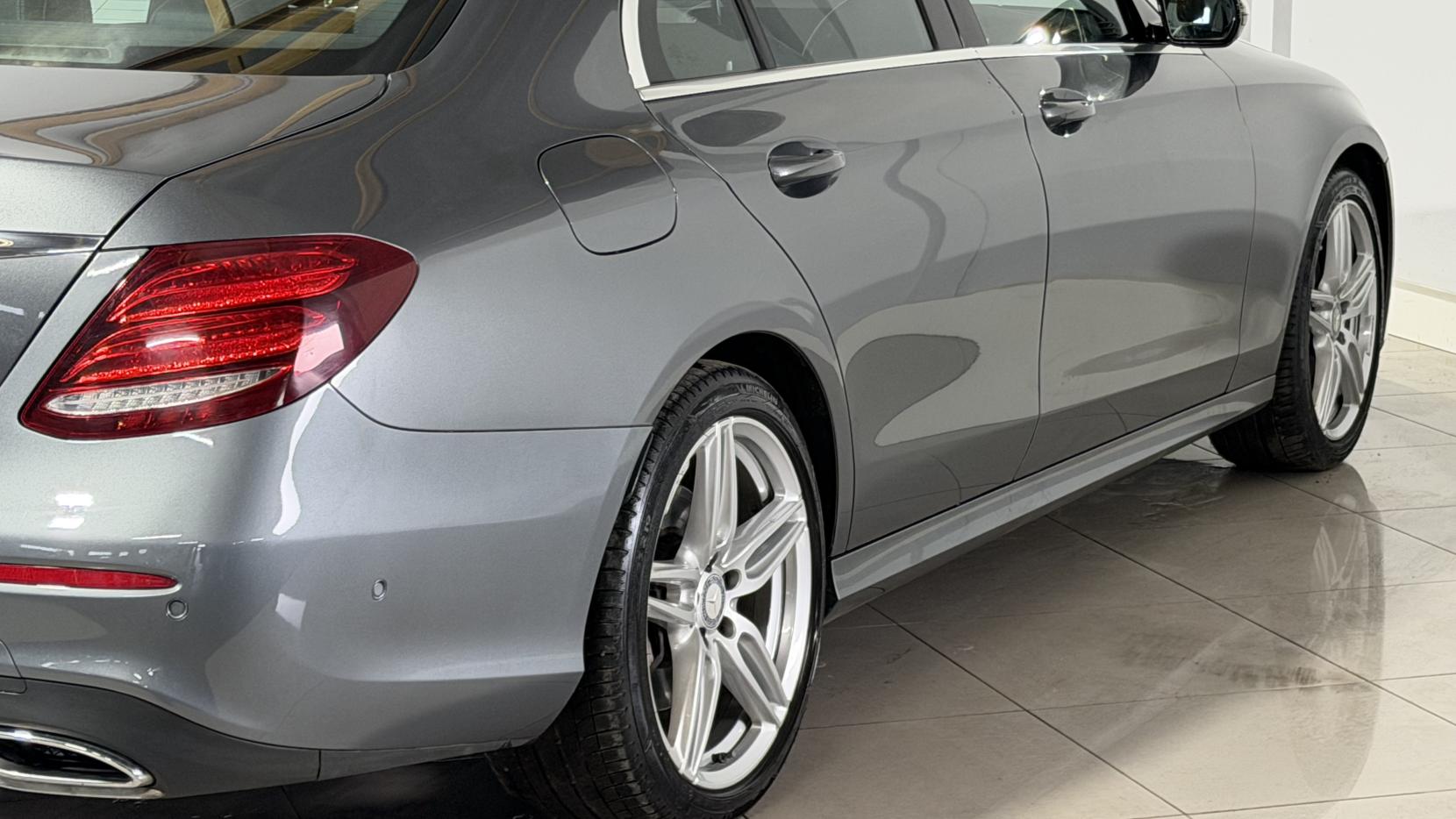 Mercedes-Benz E Class 3.0 E350d V6 AMG Line Saloon 4dr Diesel G-Tronic+ Euro 6 (s/s) (258 ps)