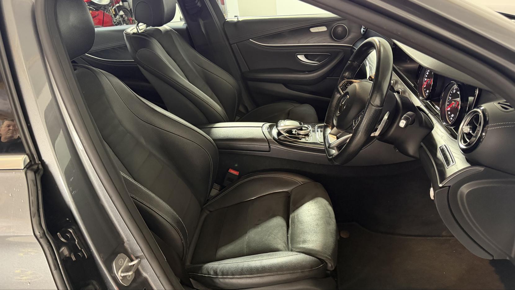 Mercedes-Benz E Class 3.0 E350d V6 AMG Line Saloon 4dr Diesel G-Tronic+ Euro 6 (s/s) (258 ps)