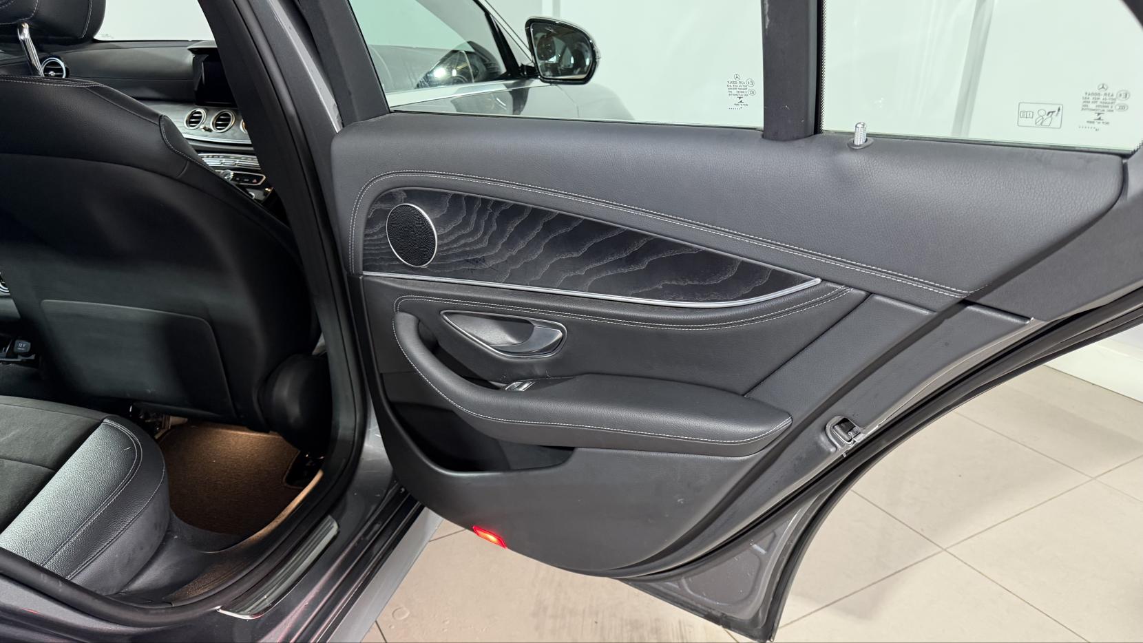 Mercedes-Benz E Class 3.0 E350d V6 AMG Line Saloon 4dr Diesel G-Tronic+ Euro 6 (s/s) (258 ps)