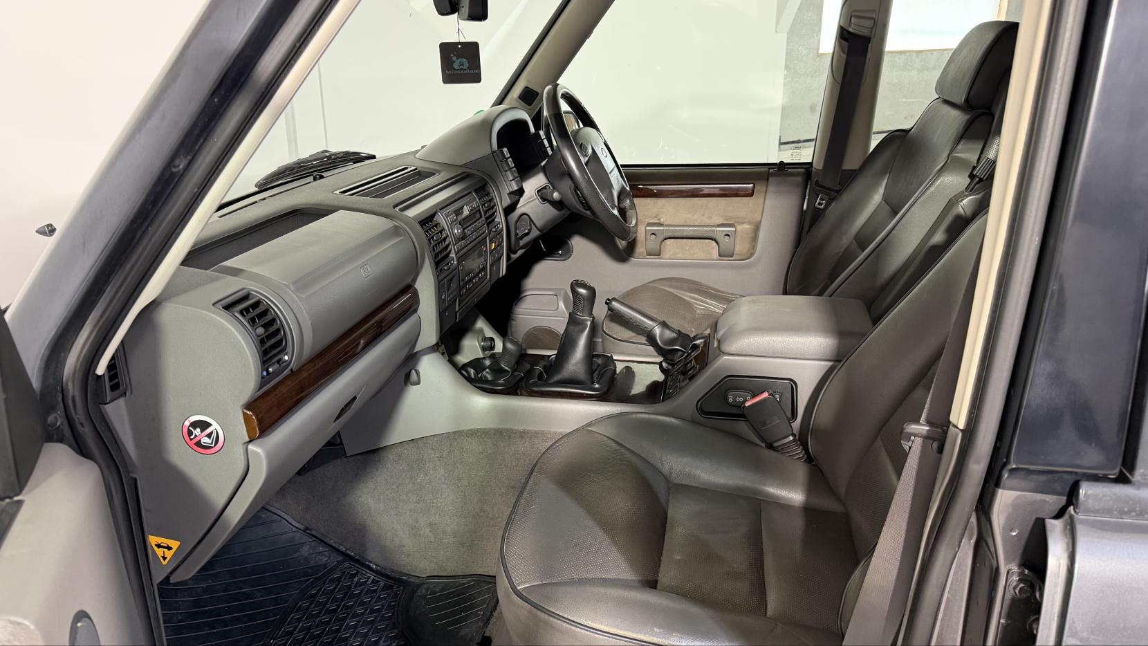 Land Rover Discovery 4.0i V8 ES Station Wagon 5dr Petrol Manual (5 Seats) (397 g/km, 182 bhp)