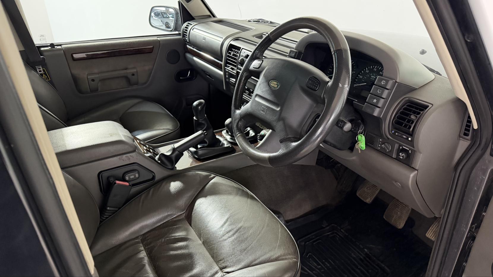 Land Rover Discovery 4.0i V8 ES Station Wagon 5dr Petrol Manual (5 Seats) (397 g/km, 182 bhp)