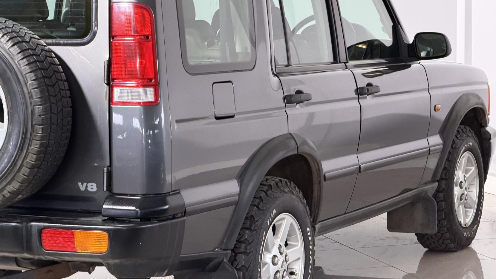 Land Rover Discovery 4.0i V8 ES Station Wagon 5dr Petrol Manual (5 Seats) (397 g/km, 182 bhp)