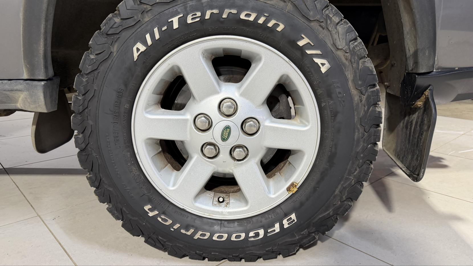 Land Rover Discovery 4.0i V8 ES Station Wagon 5dr Petrol Manual (5 Seats) (397 g/km, 182 bhp)