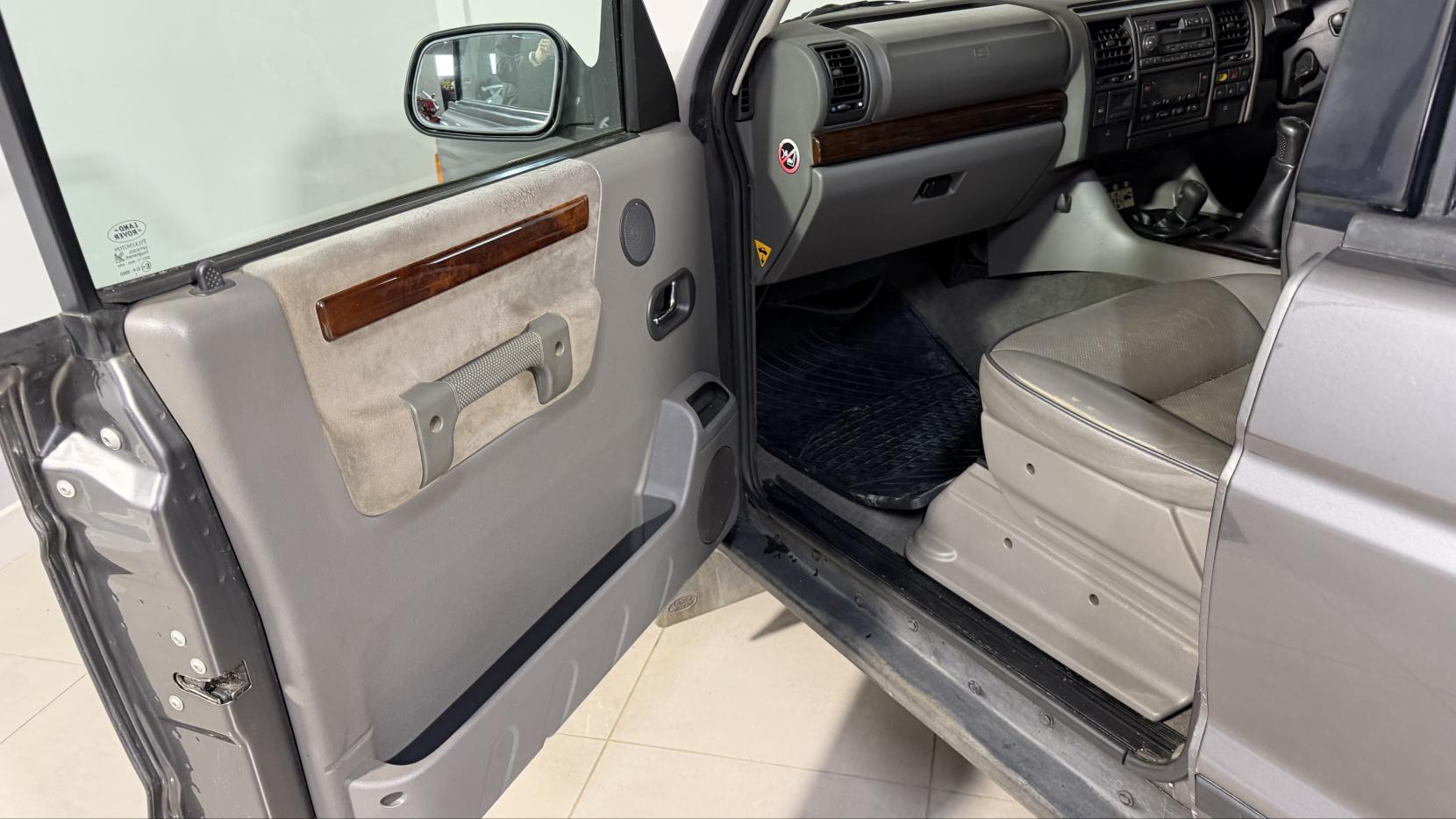 Land Rover Discovery 4.0i V8 ES Station Wagon 5dr Petrol Manual (5 Seats) (397 g/km, 182 bhp)