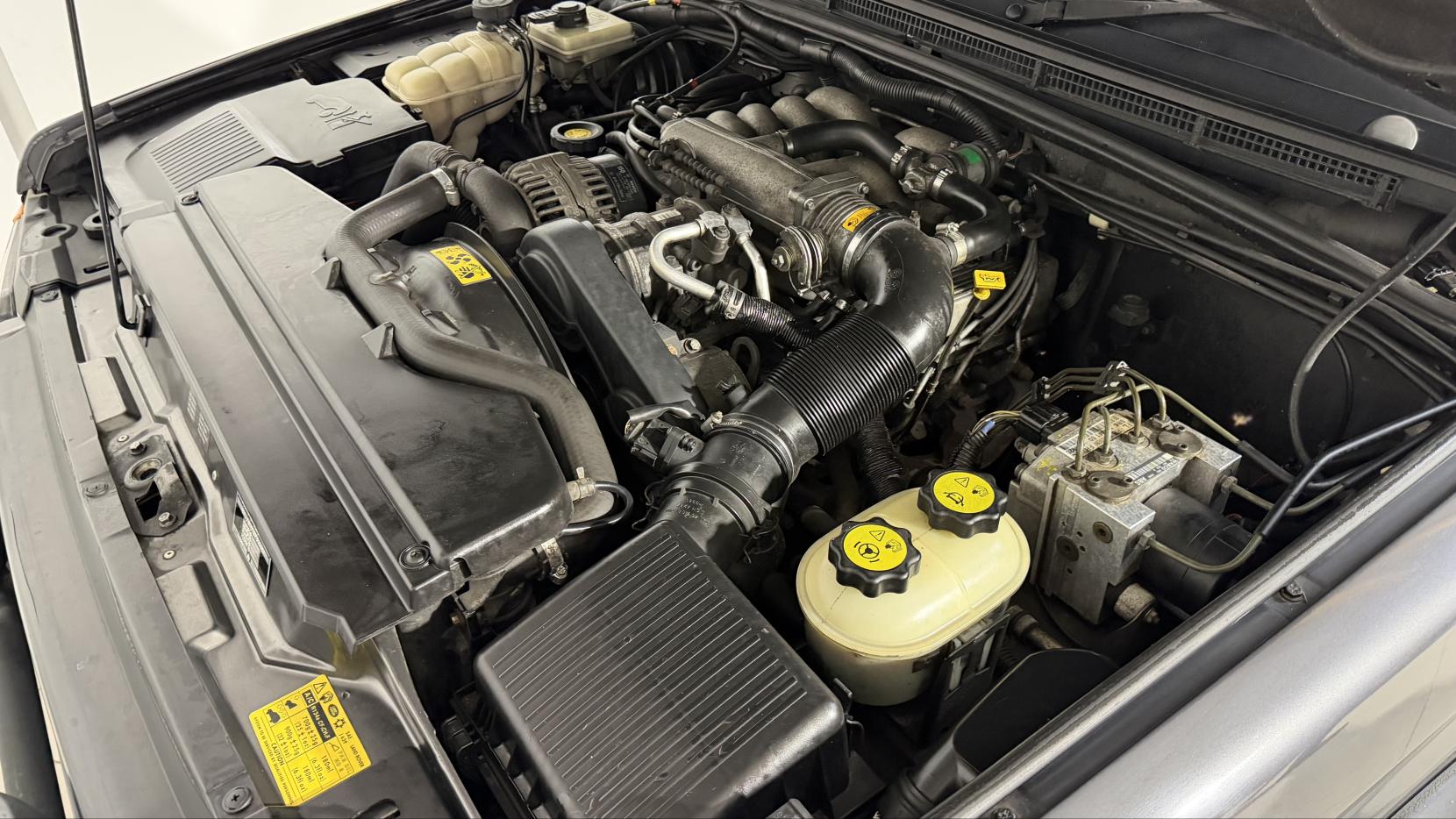 Land Rover Discovery 4.0i V8 ES Station Wagon 5dr Petrol Manual (5 Seats) (397 g/km, 182 bhp)