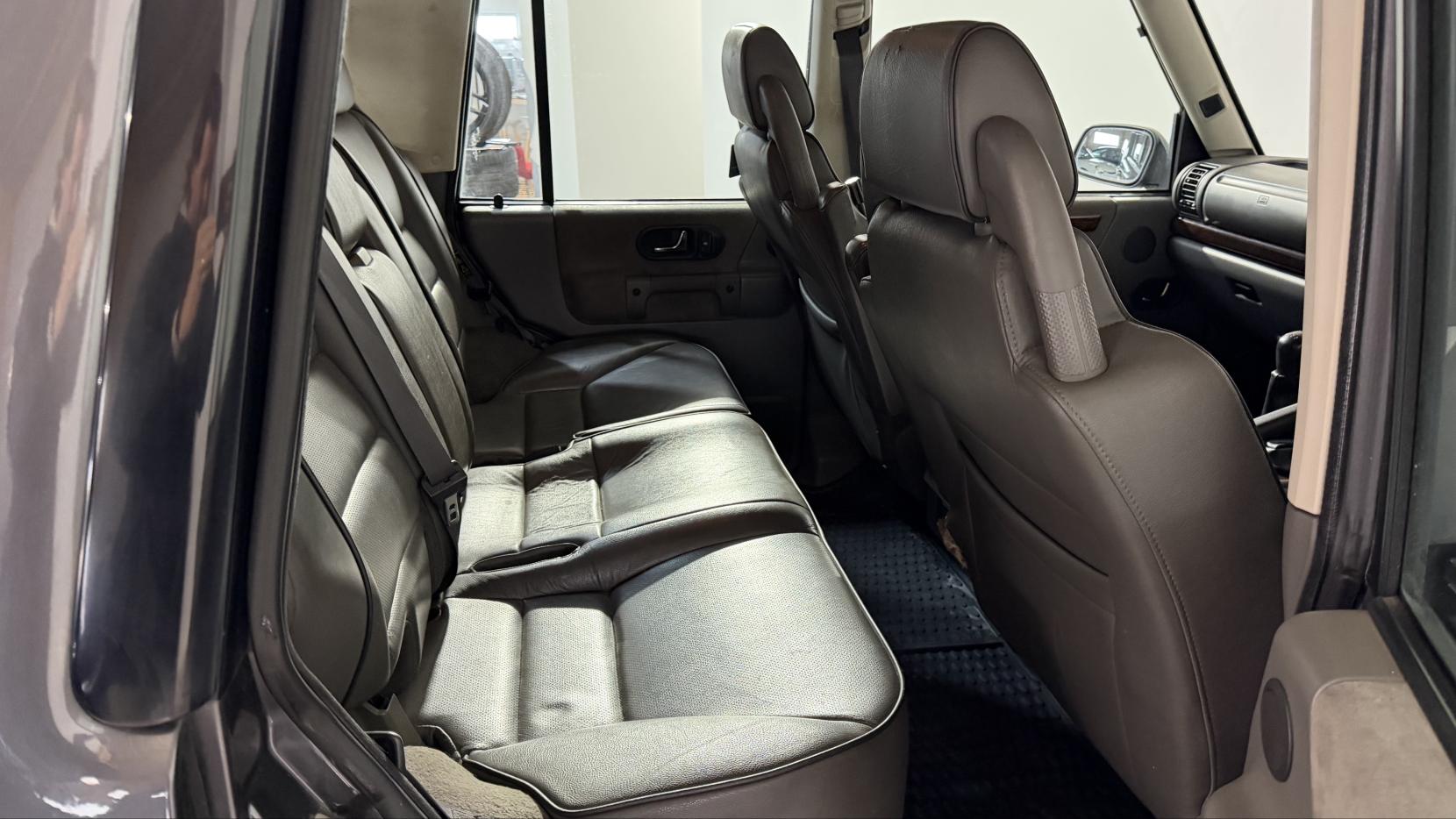 Land Rover Discovery 4.0i V8 ES Station Wagon 5dr Petrol Manual (5 Seats) (397 g/km, 182 bhp)