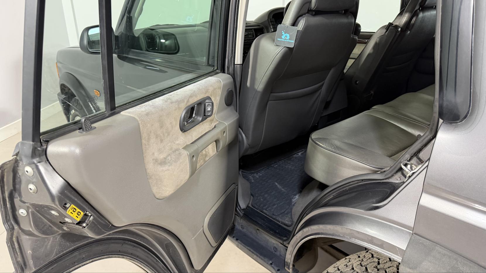 Land Rover Discovery 4.0i V8 ES Station Wagon 5dr Petrol Manual (5 Seats) (397 g/km, 182 bhp)