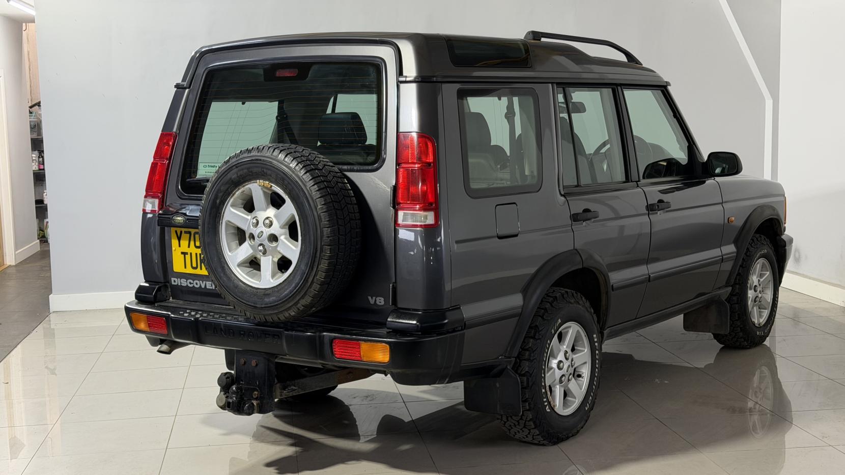 Land Rover Discovery 4.0i V8 ES Station Wagon 5dr Petrol Manual (5 Seats) (397 g/km, 182 bhp)