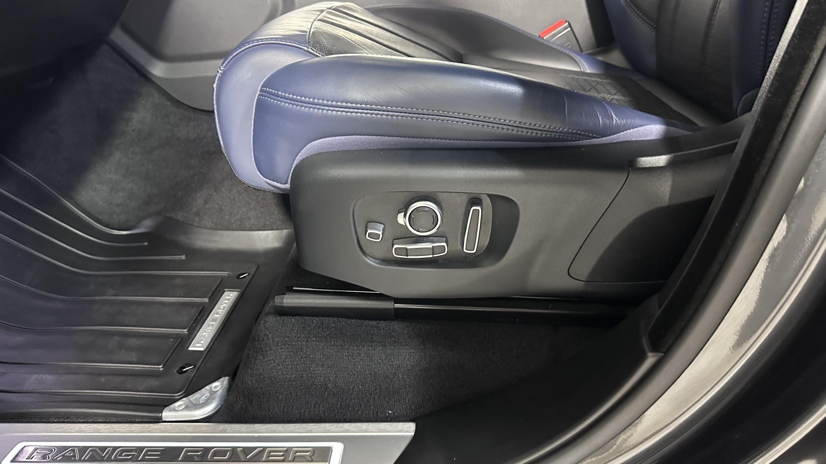 Land Rover Range Rover Sport 2.0 P400e 13.1kWh Autobiography Dynamic SUV 5dr Petrol Plug-in Hybrid Auto 4WD Euro 6 (s/s) (404 ps)