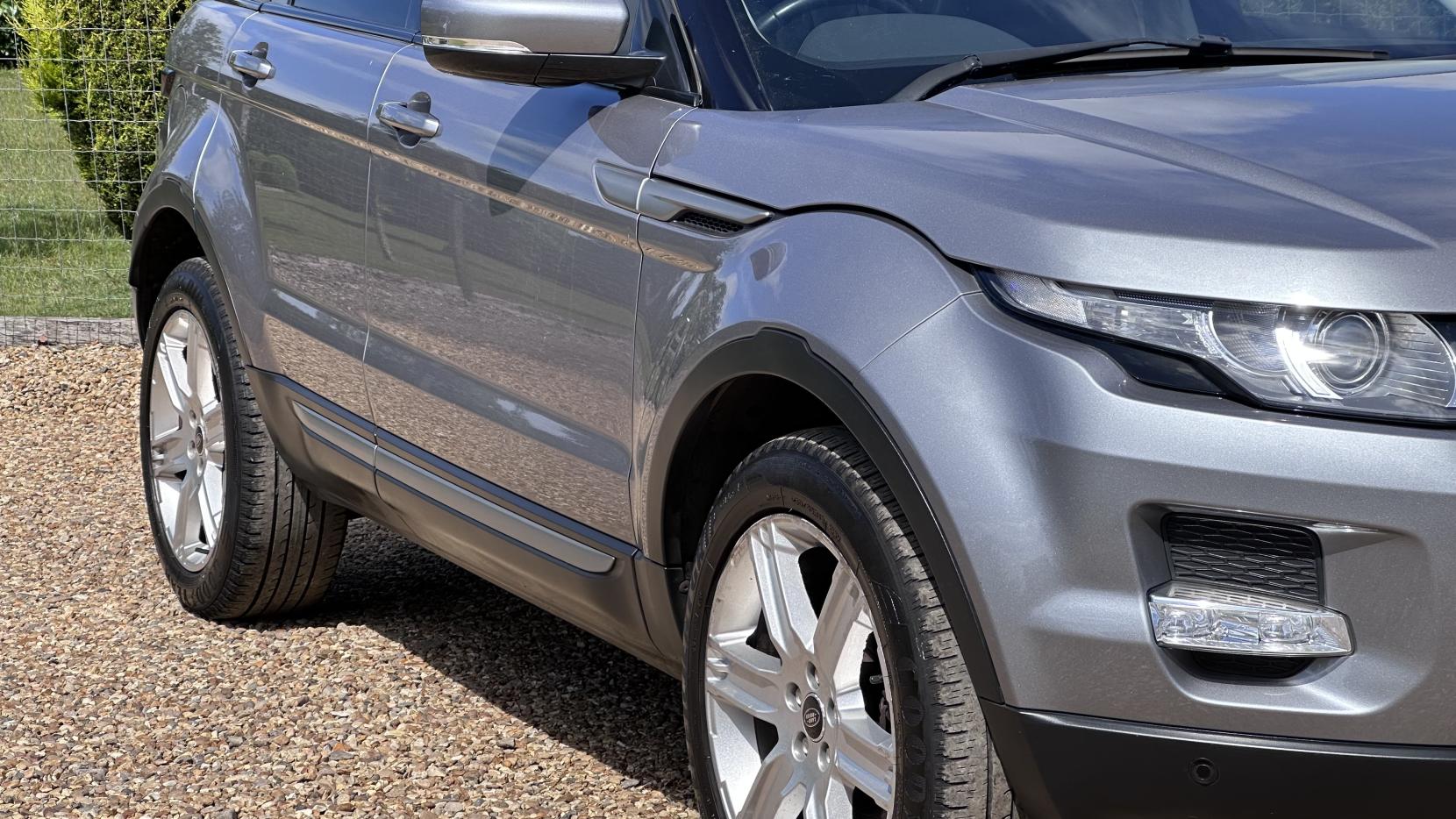 Land Rover Range Rover Evoque 2.2 SD4 Pure SUV 5dr Diesel Auto 4WD Euro 5 (190 ps)