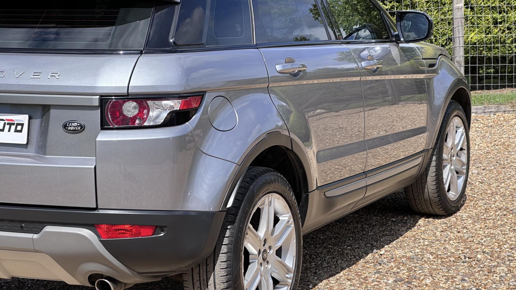 Land Rover Range Rover Evoque 2.2 SD4 Pure SUV 5dr Diesel Auto 4WD Euro 5 (190 ps)