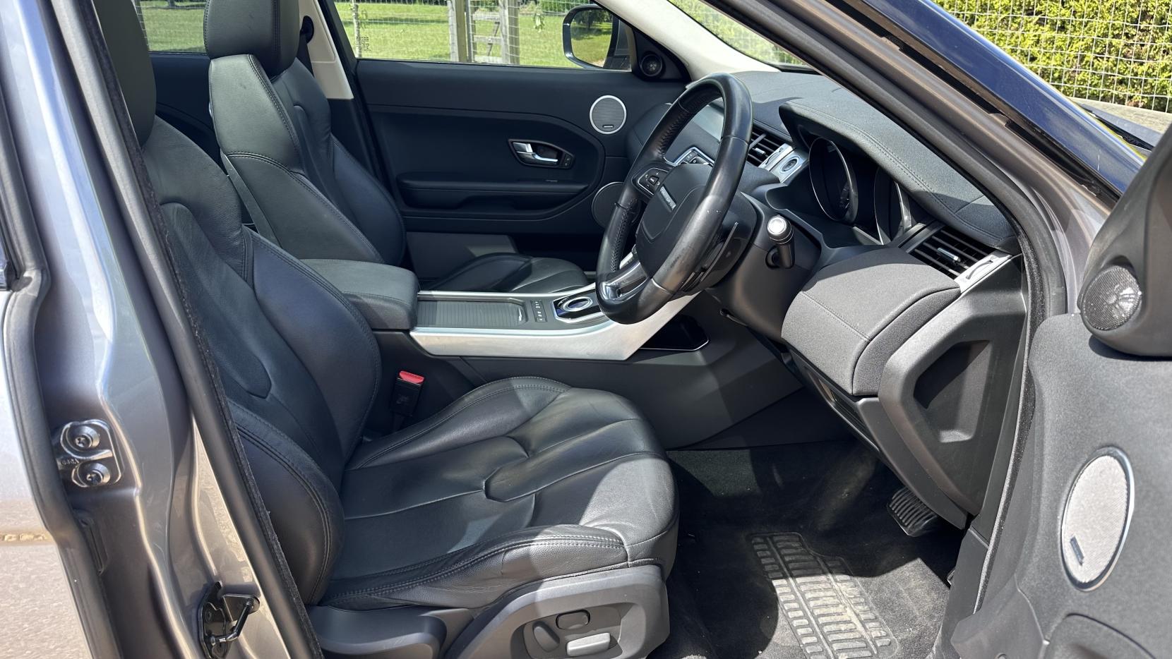 Land Rover Range Rover Evoque 2.2 SD4 Pure SUV 5dr Diesel Auto 4WD Euro 5 (190 ps)
