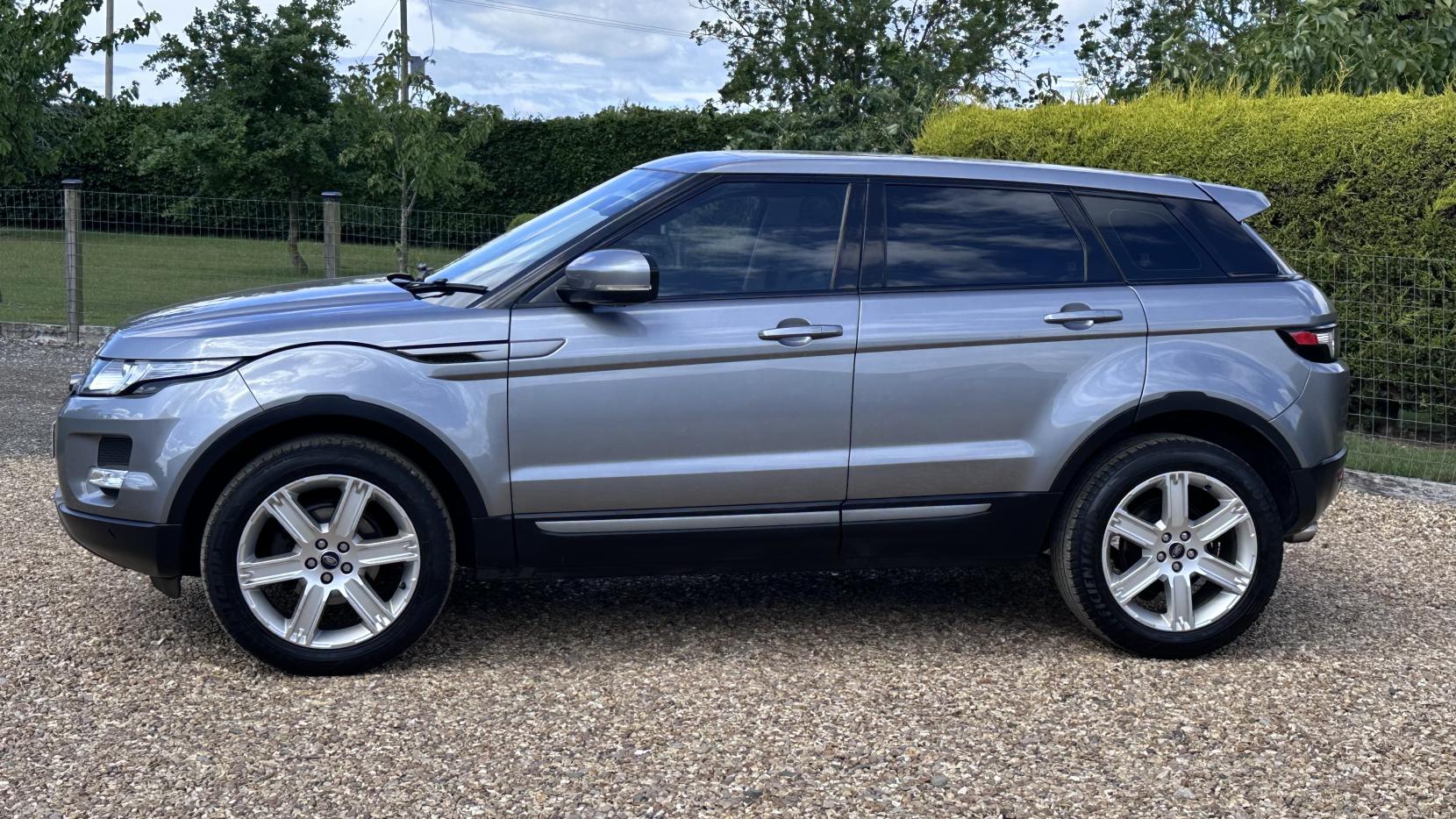 Land Rover Range Rover Evoque 2.2 SD4 Pure SUV 5dr Diesel Auto 4WD Euro 5 (190 ps)