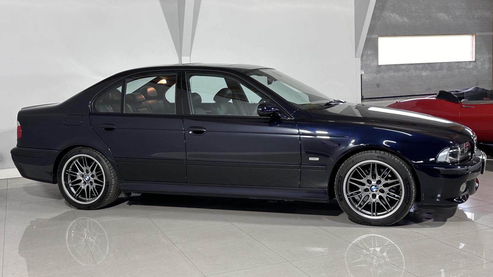 BMW M5 4.9 Saloon 4dr Petrol Manual (346 g/km, 400 bhp)